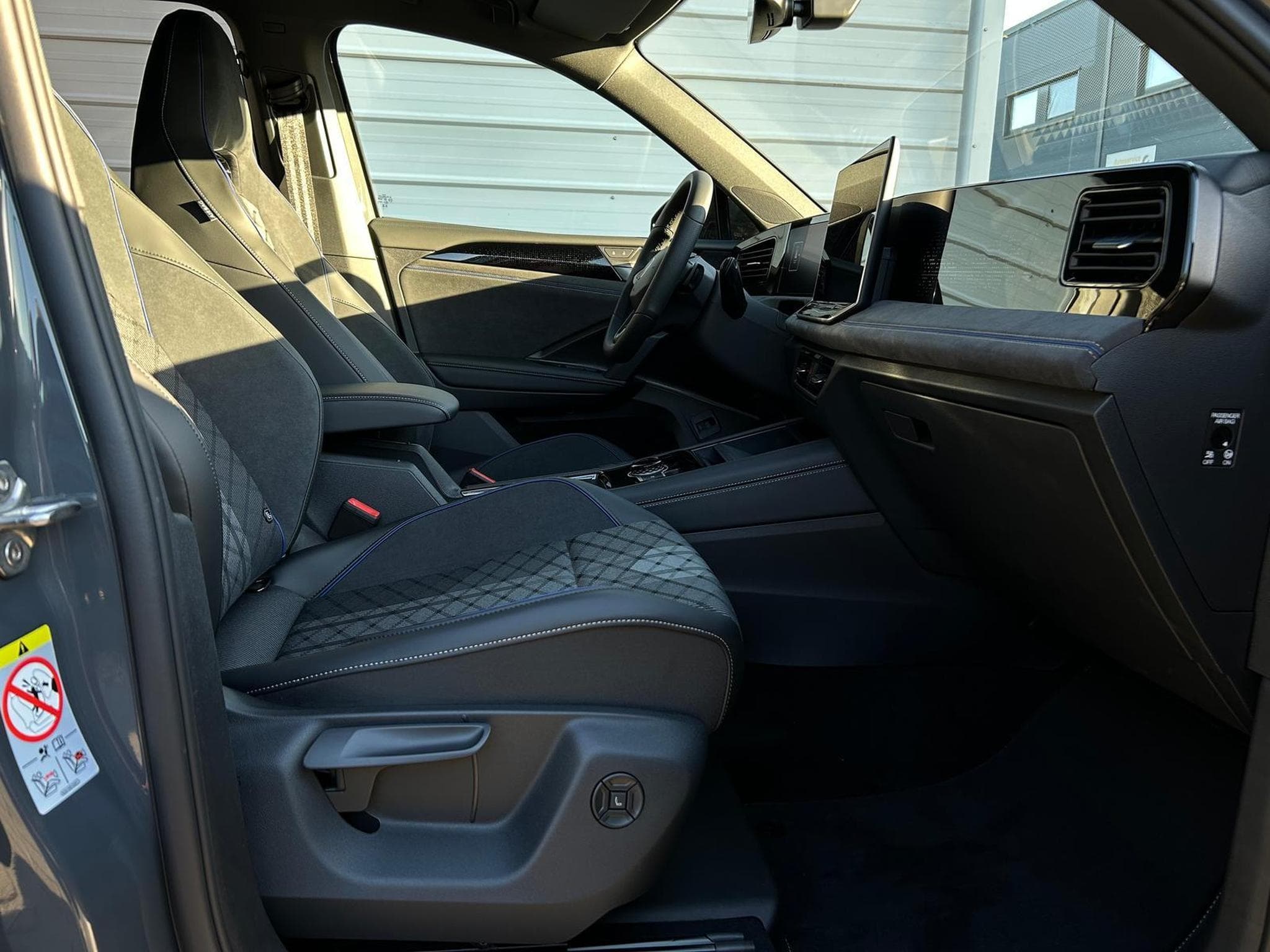 VW Tiguan R-Line (2026) - Photo 12