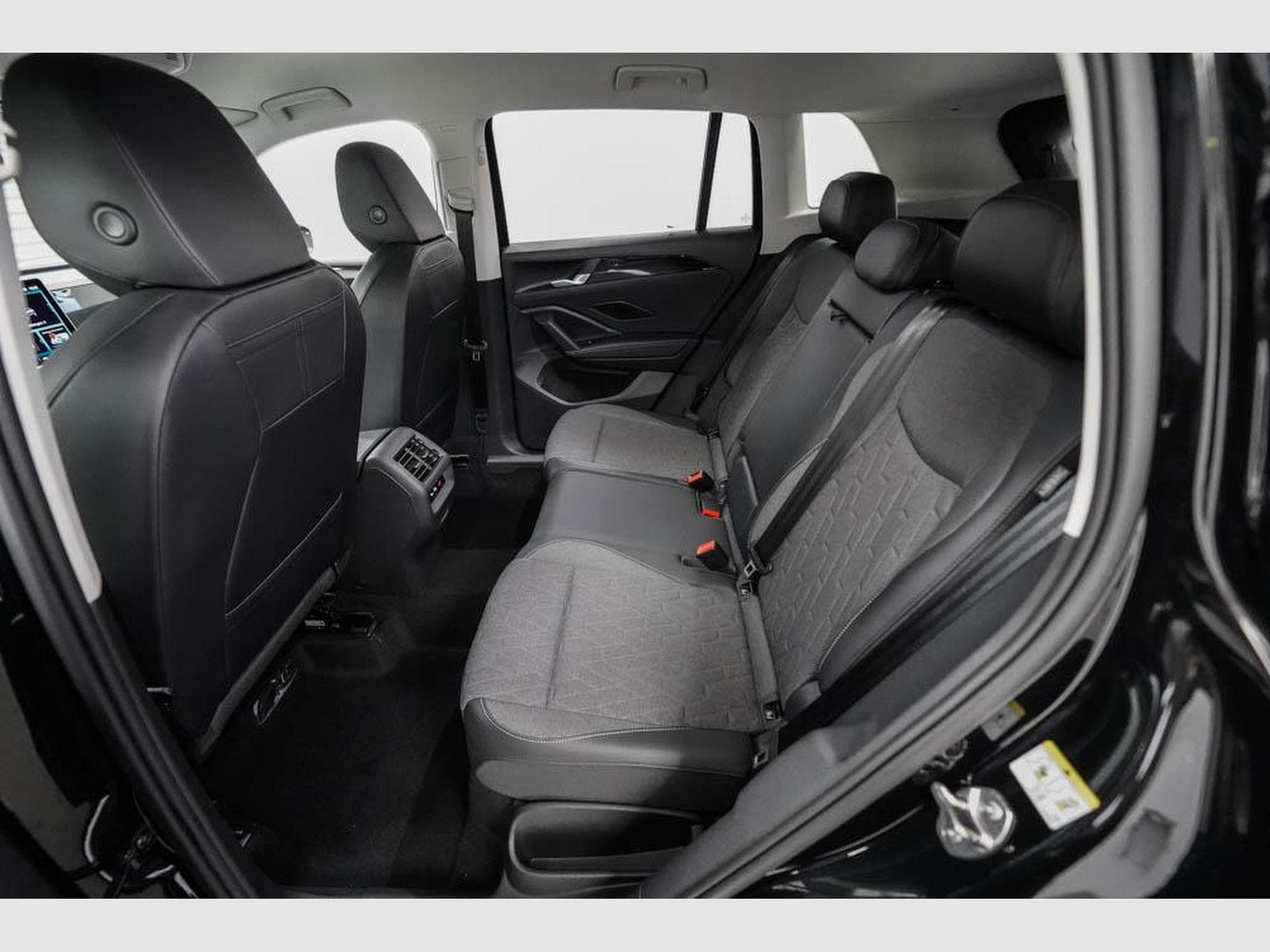 VW Tiguan 1,5 eTSI DSG (2026) - Photo 17
