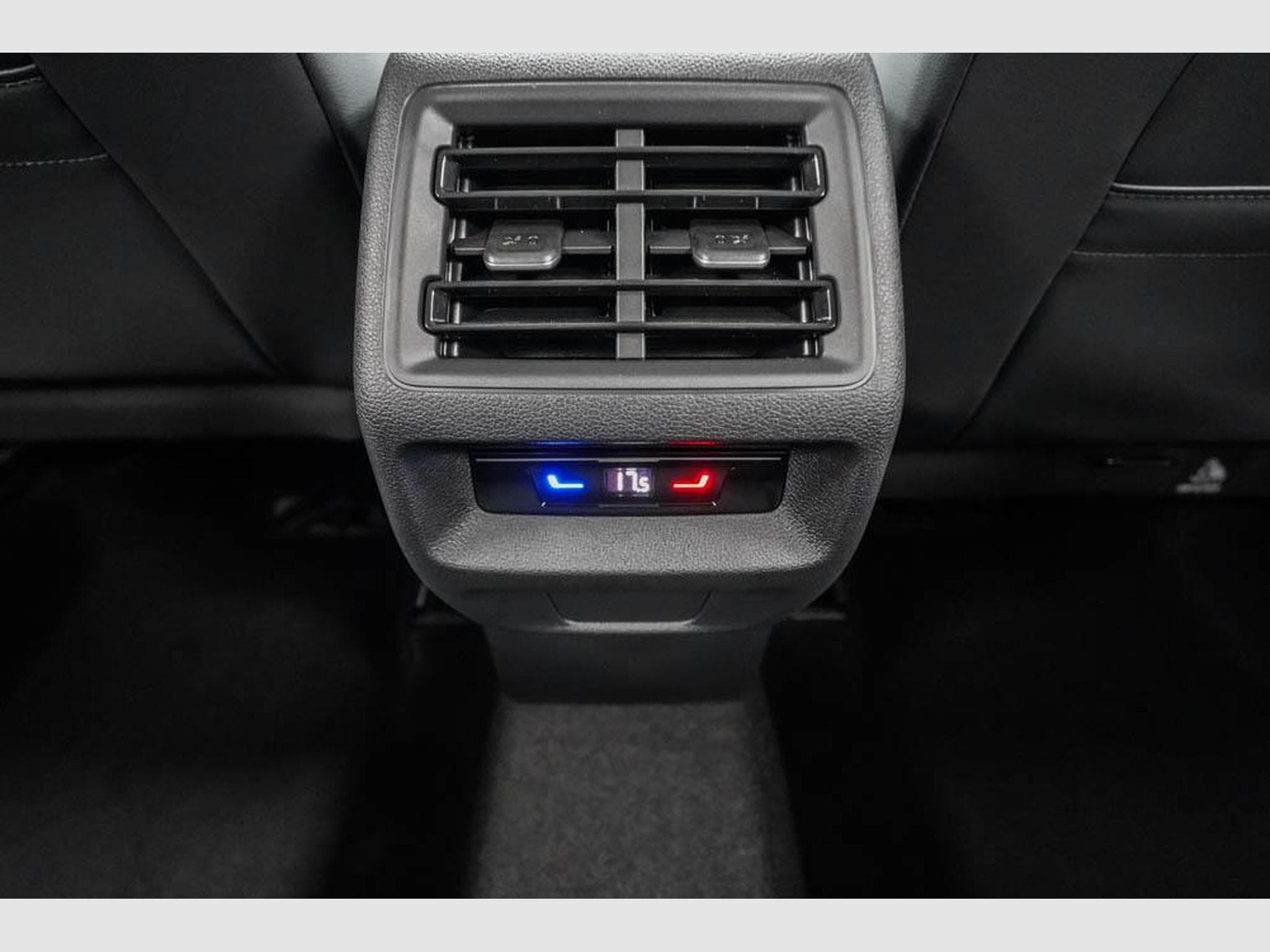 VW Tiguan 1,5 eTSI DSG (2026) - Photo 18