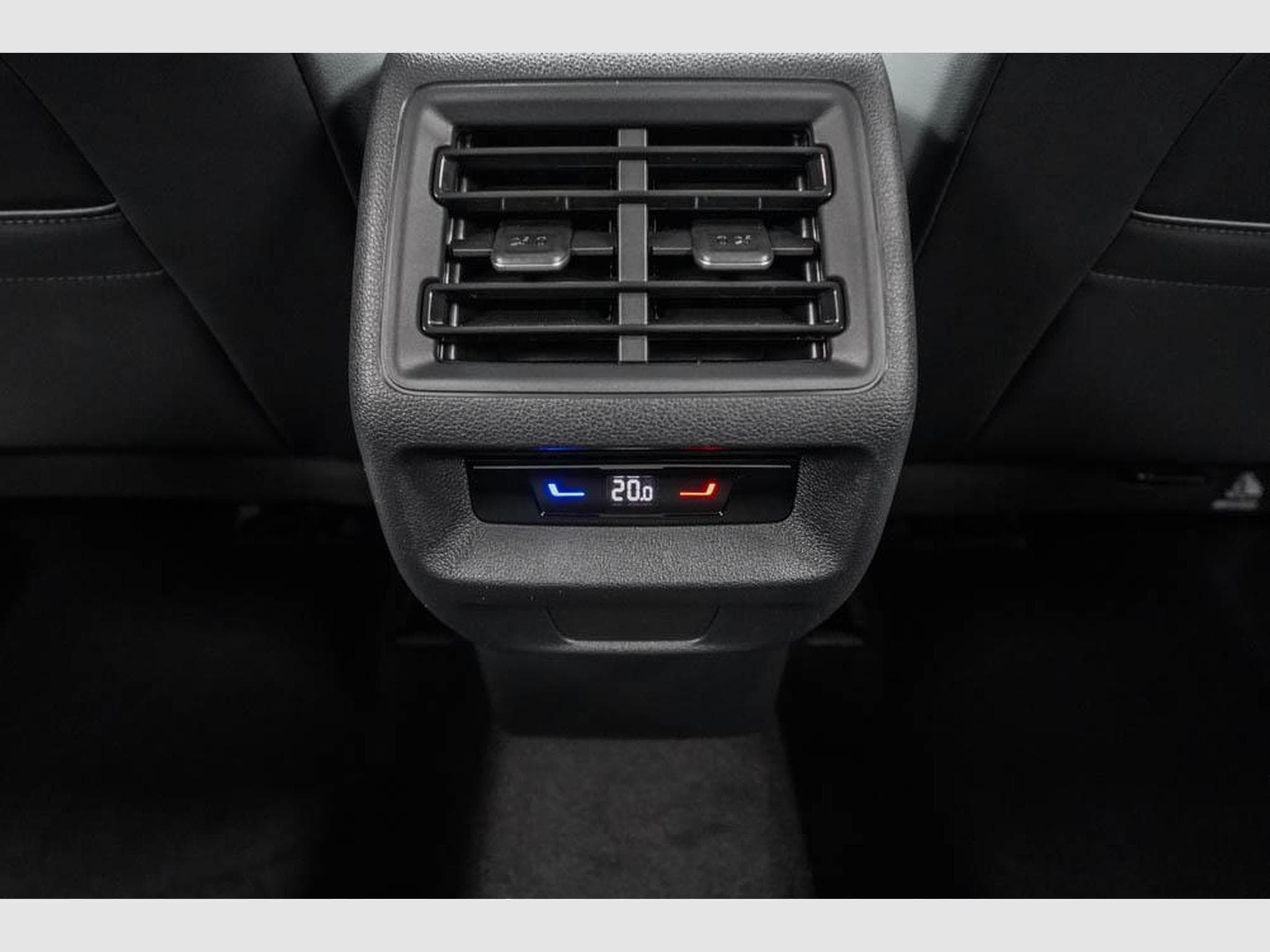 VW Tiguan 1,5 eTSI DSG (2026) - Photo 18