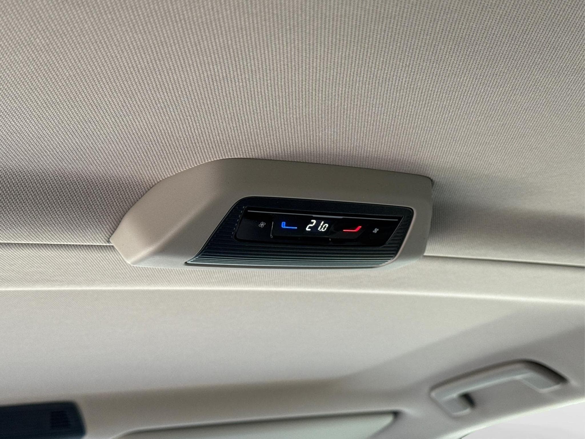 VW T7 Business (2026) - Photo 17