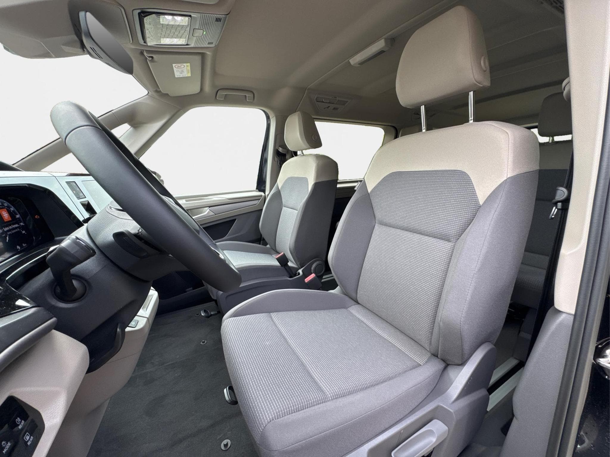 VW T7 Business (2026) - Photo 9