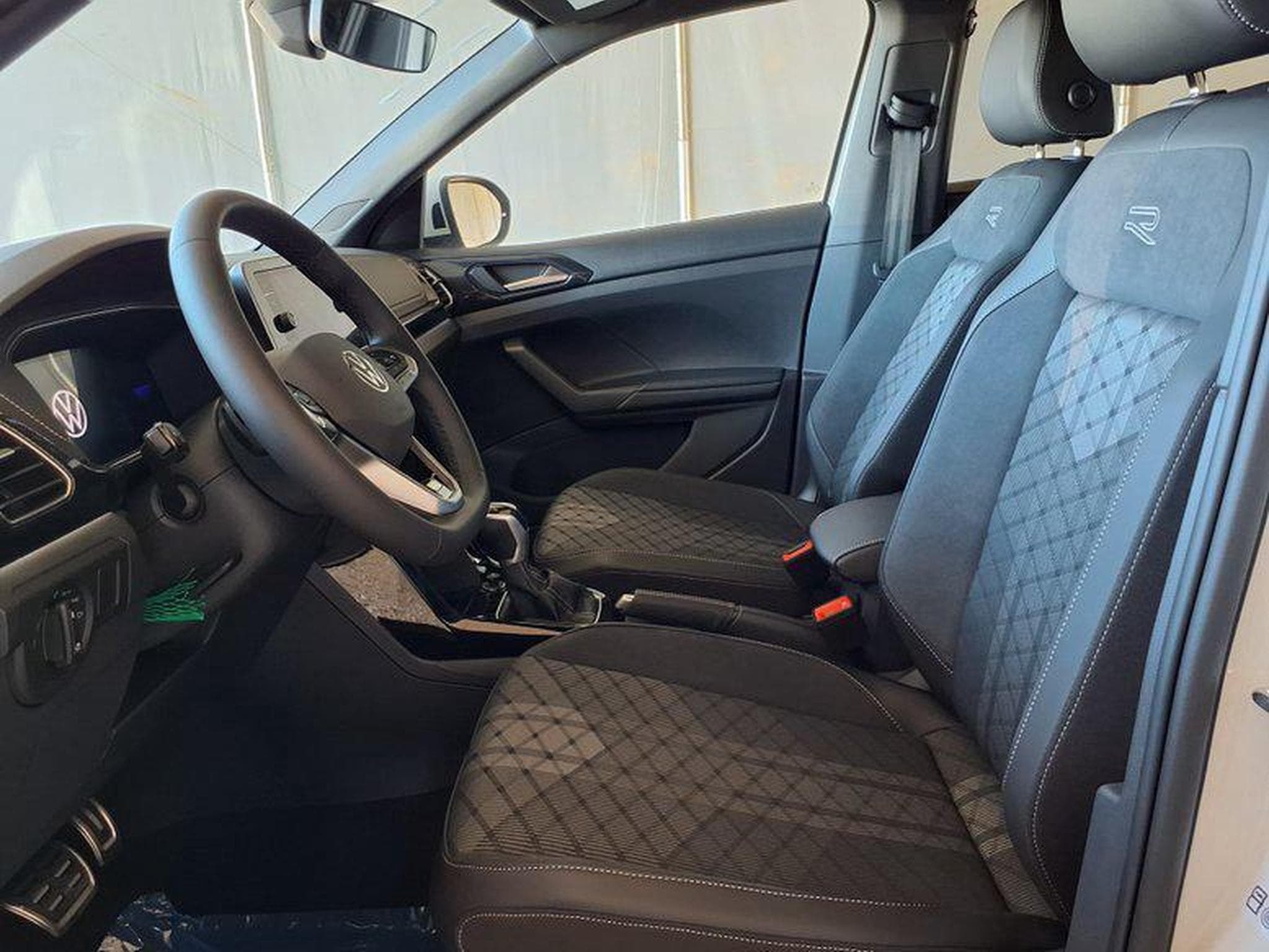VW T-Cross R-Line 1.5 TSI 7-Gang-DSG (2026) - Photo 5