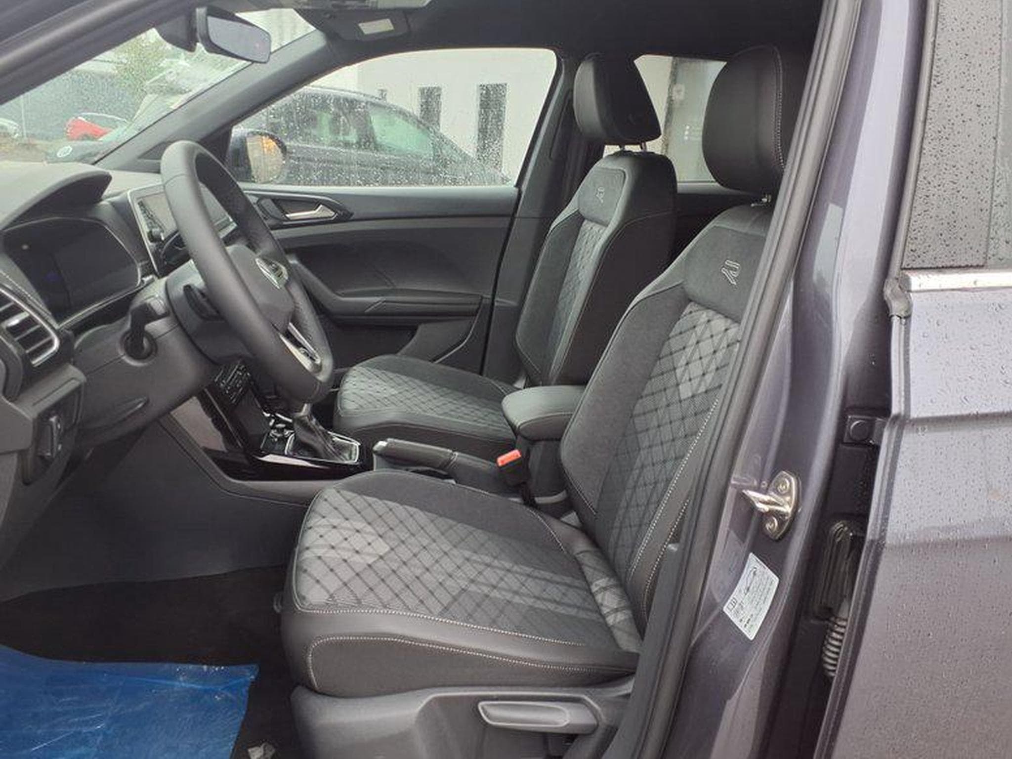 VW T-Cross R-Line 1.0 TSI 7-Gang-DSG (2026) - Photo 6