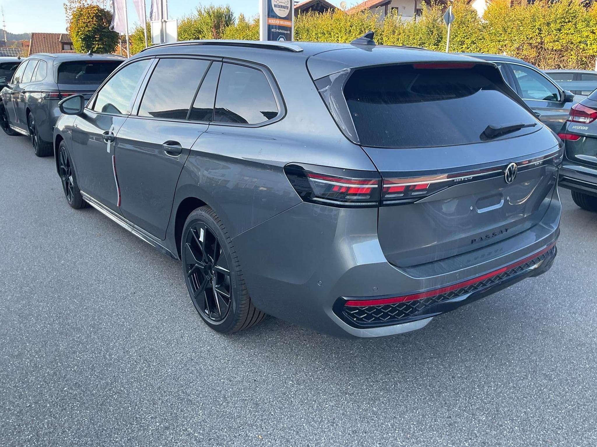 VW Passat Variant 2.0 TDI 142 kW 4Motion R-Line (2025) - Photo 2