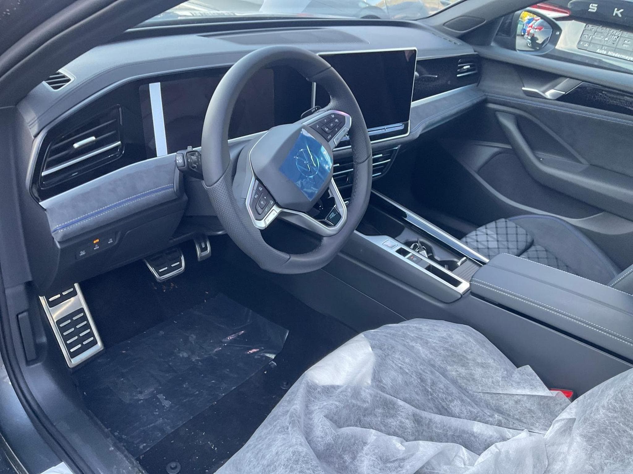 VW Passat Variant 2.0 TDI 110 kW R-line (2025) - Photo 1