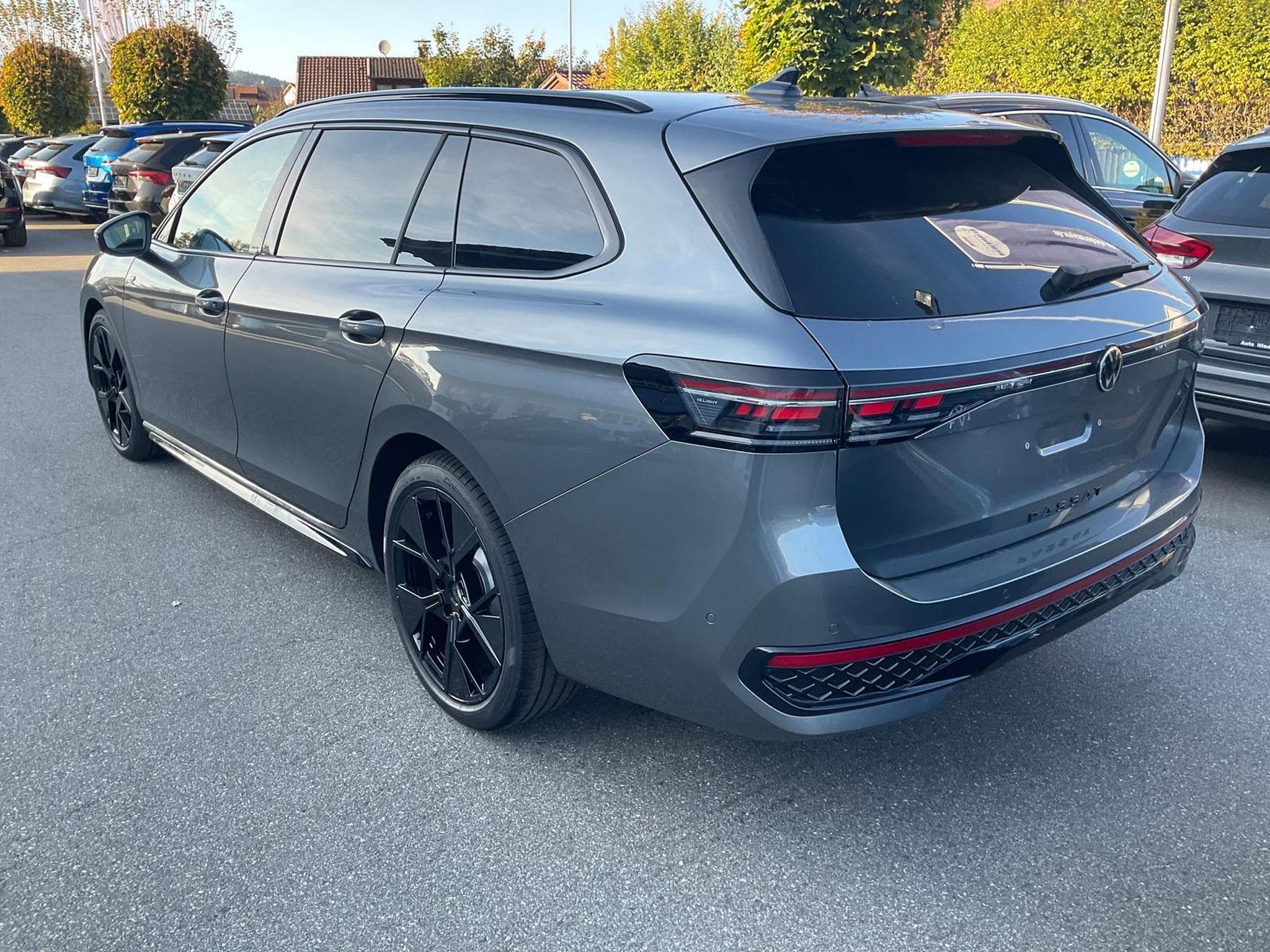 VW Passat Variant 2.0 TDI 110 kW R-line (2025) - Photo 2