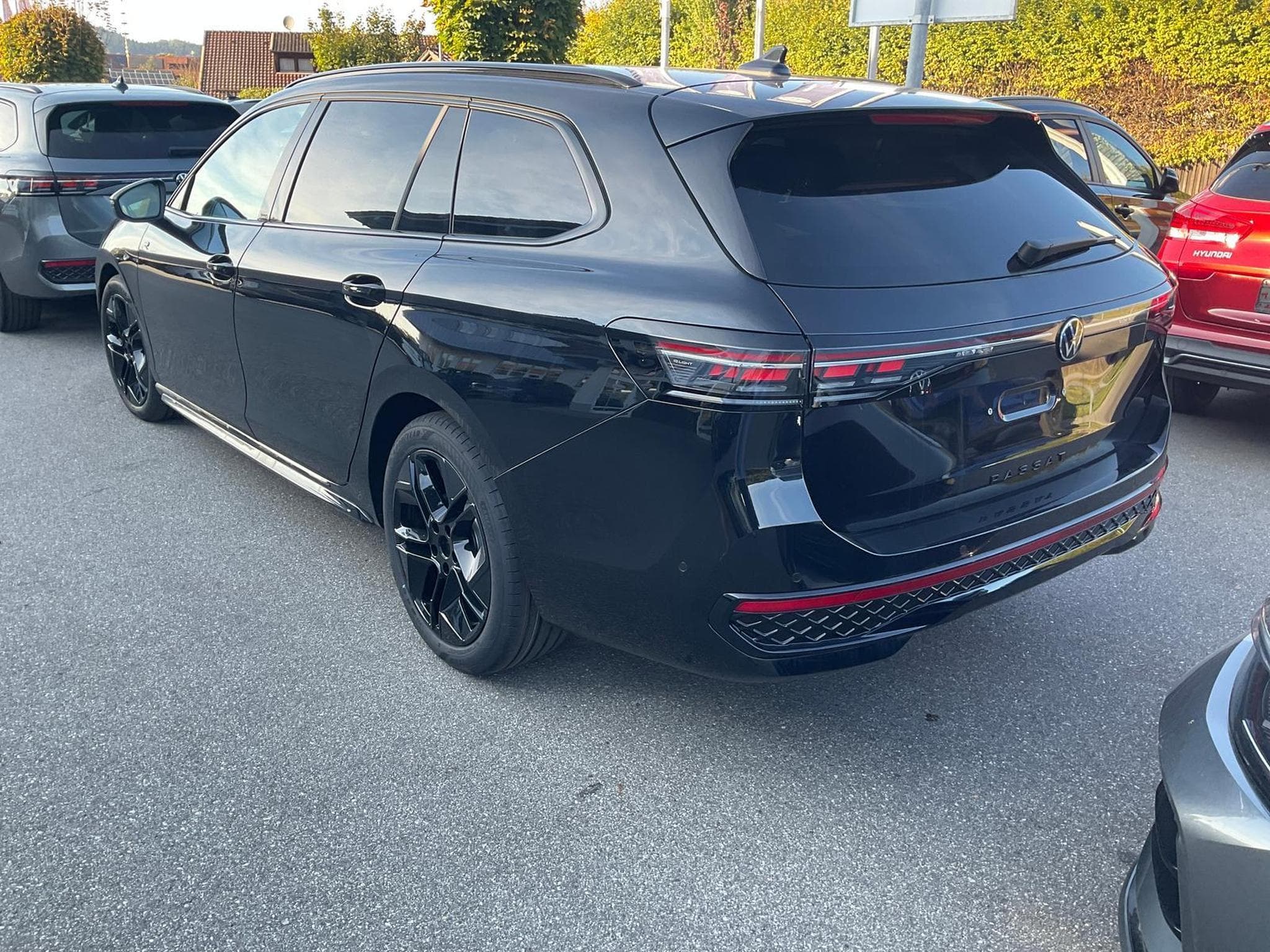 VW Passat Variant 2.0 TDI 110 kW R-line (2025) - Photo 2