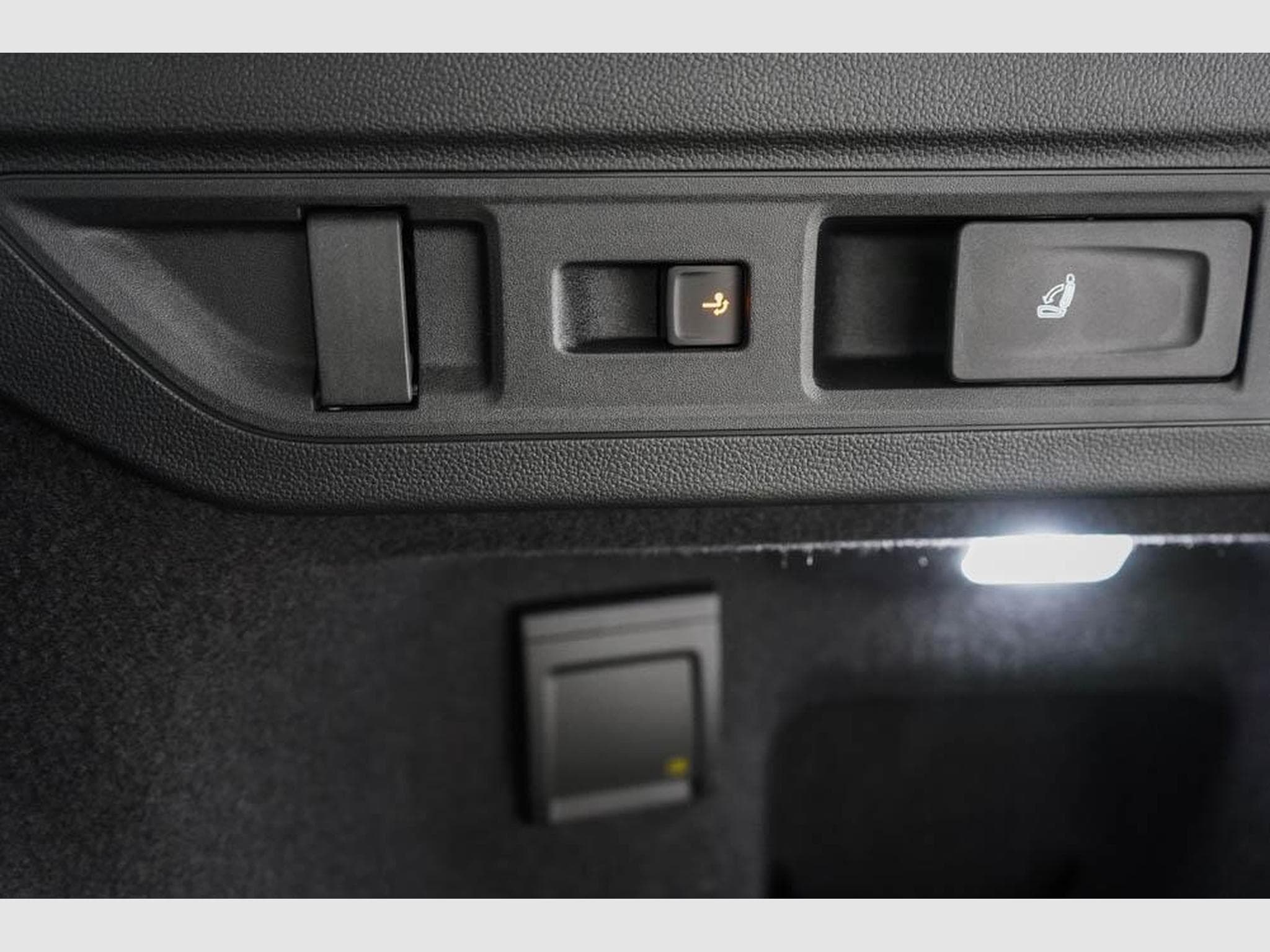 VW Passat Variant 1,5 TSI (2026) - Photo 20