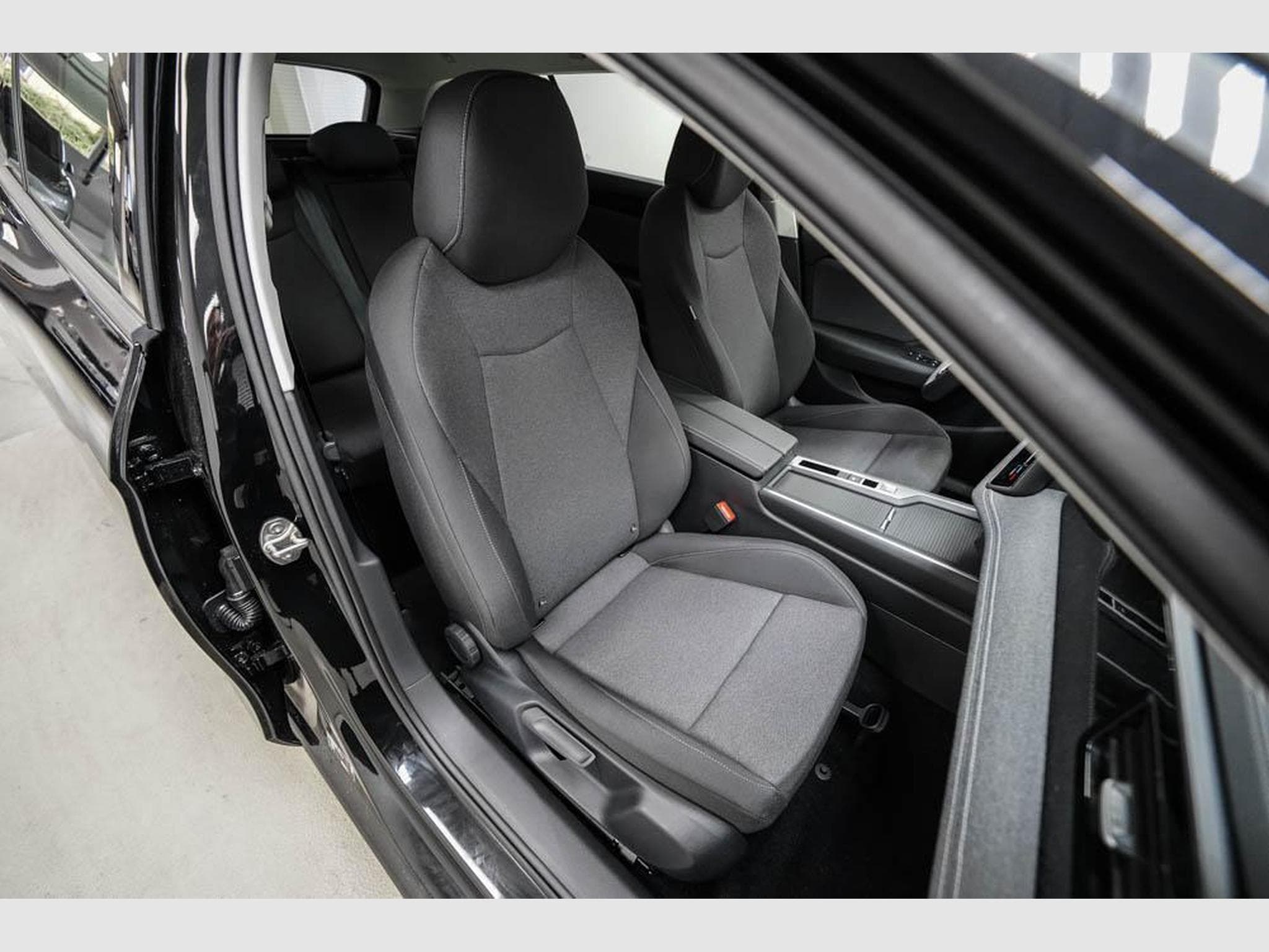 VW Passat Variant 1,5 TSI (2026) - Photo 22