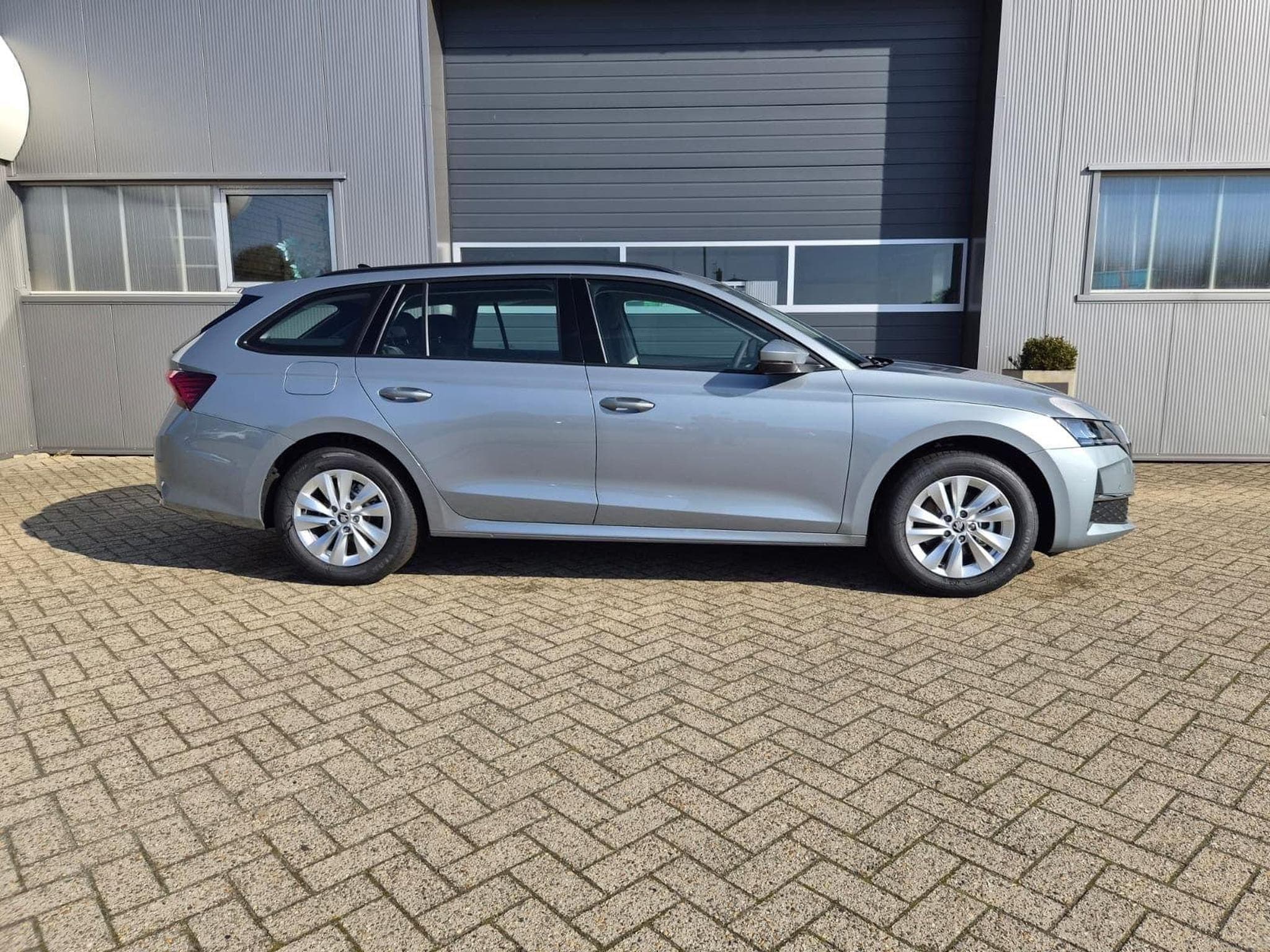 Skoda Octavia 1.5 TSI 150PS (2026) - Photo 6