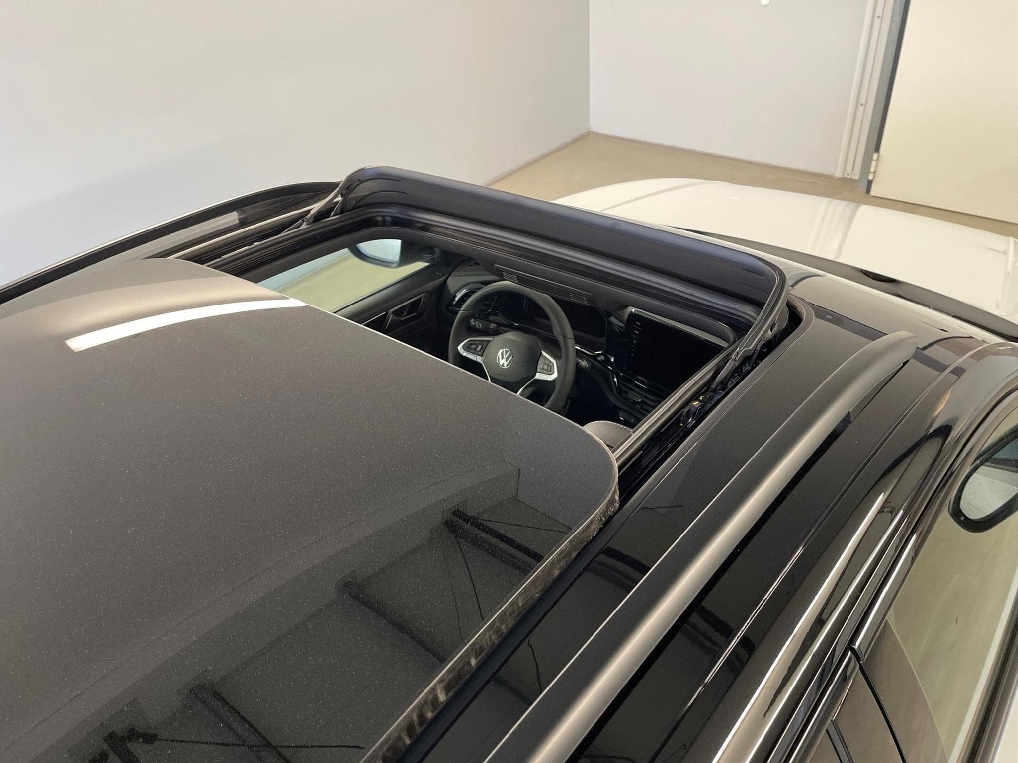 VW T-Roc R-Line (2025) - Photo 6