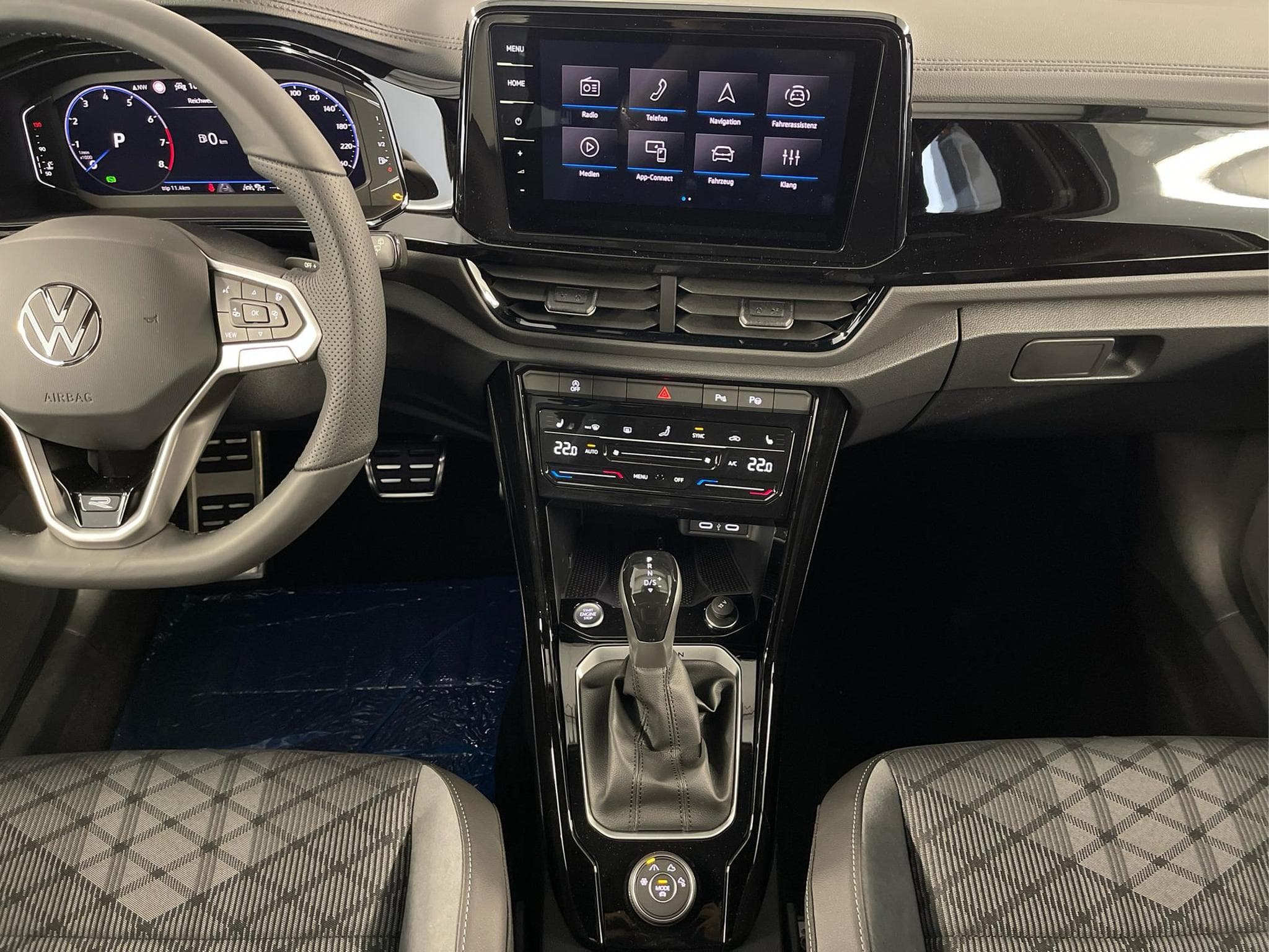 VW T-Roc R-Line (2025) - Photo 8