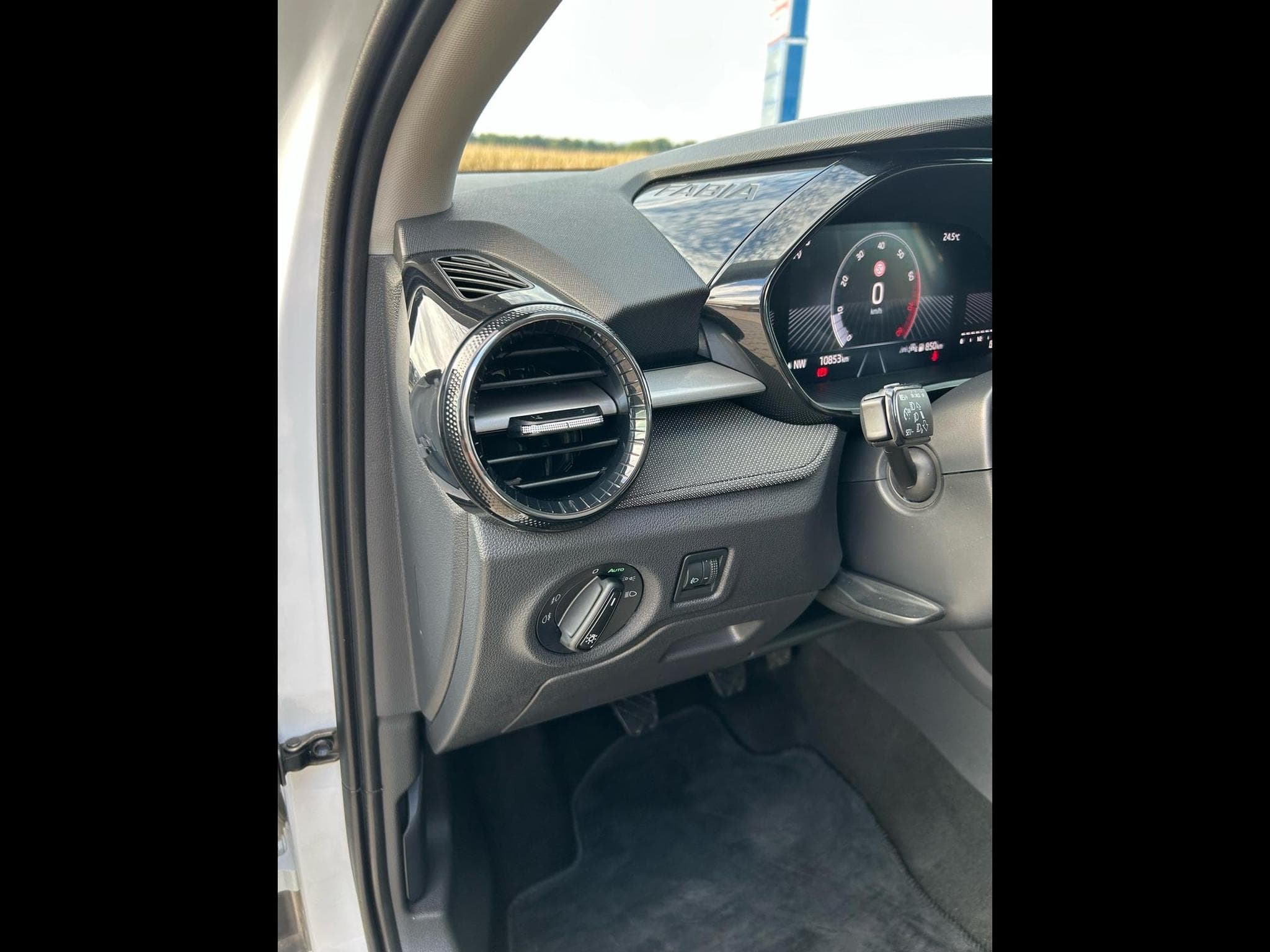 Skoda Fabia 1.0 TSI Selection (2025) - Foto 4