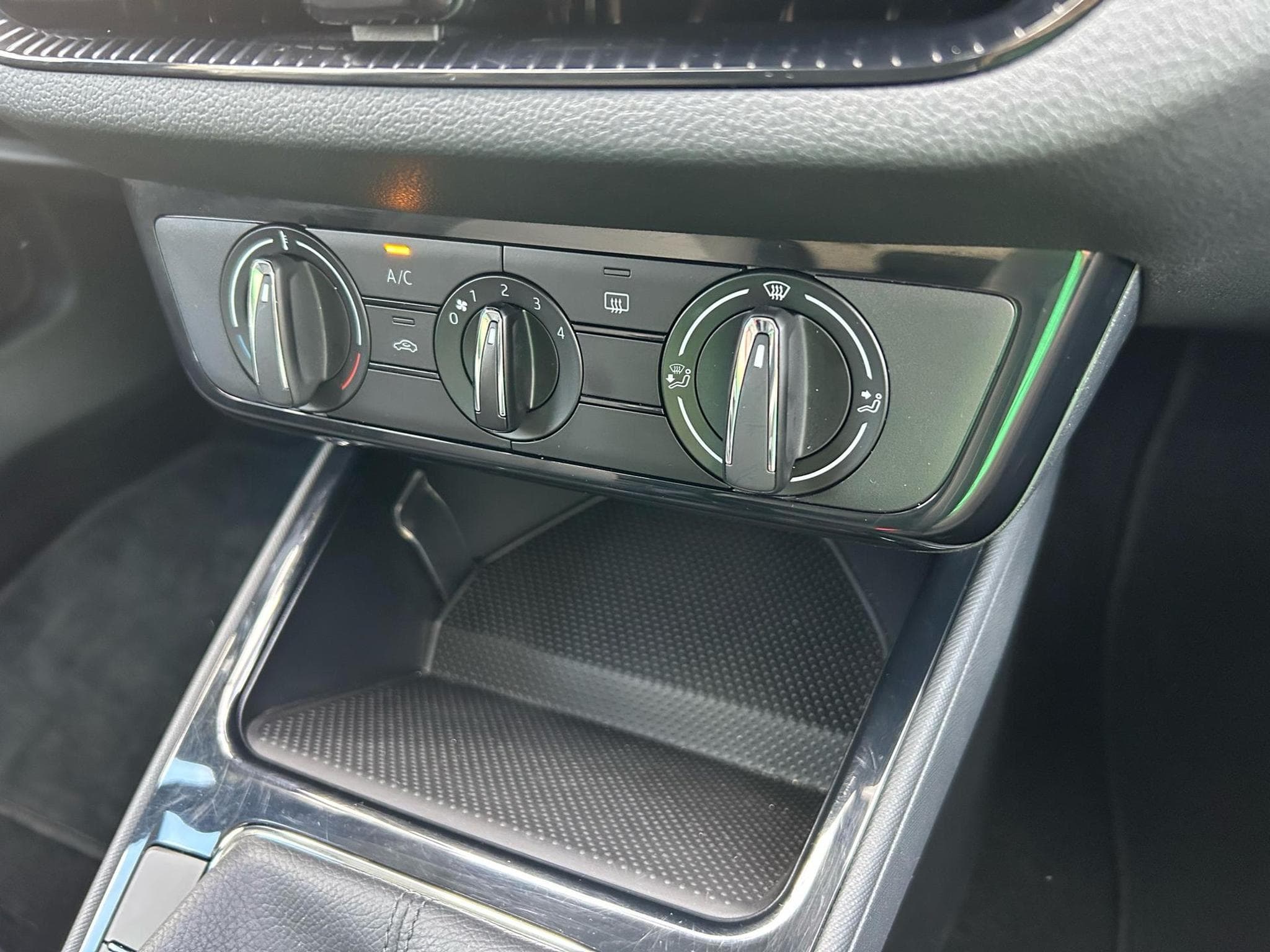 Skoda Fabia 1.0 TSI Selection (2025) - Foto 8