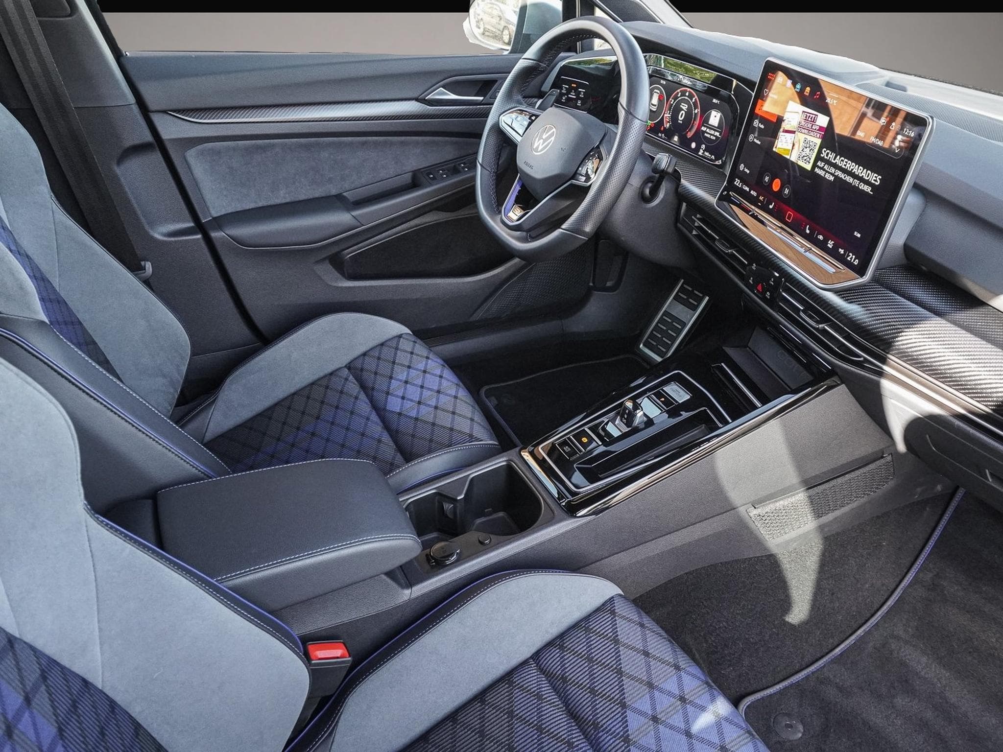 VW Golf (2025) - Photo 6