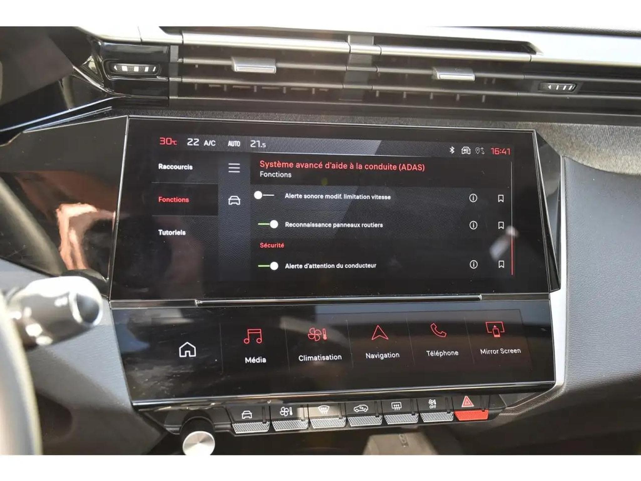 Peugeot 308 (2025) - Photo 17