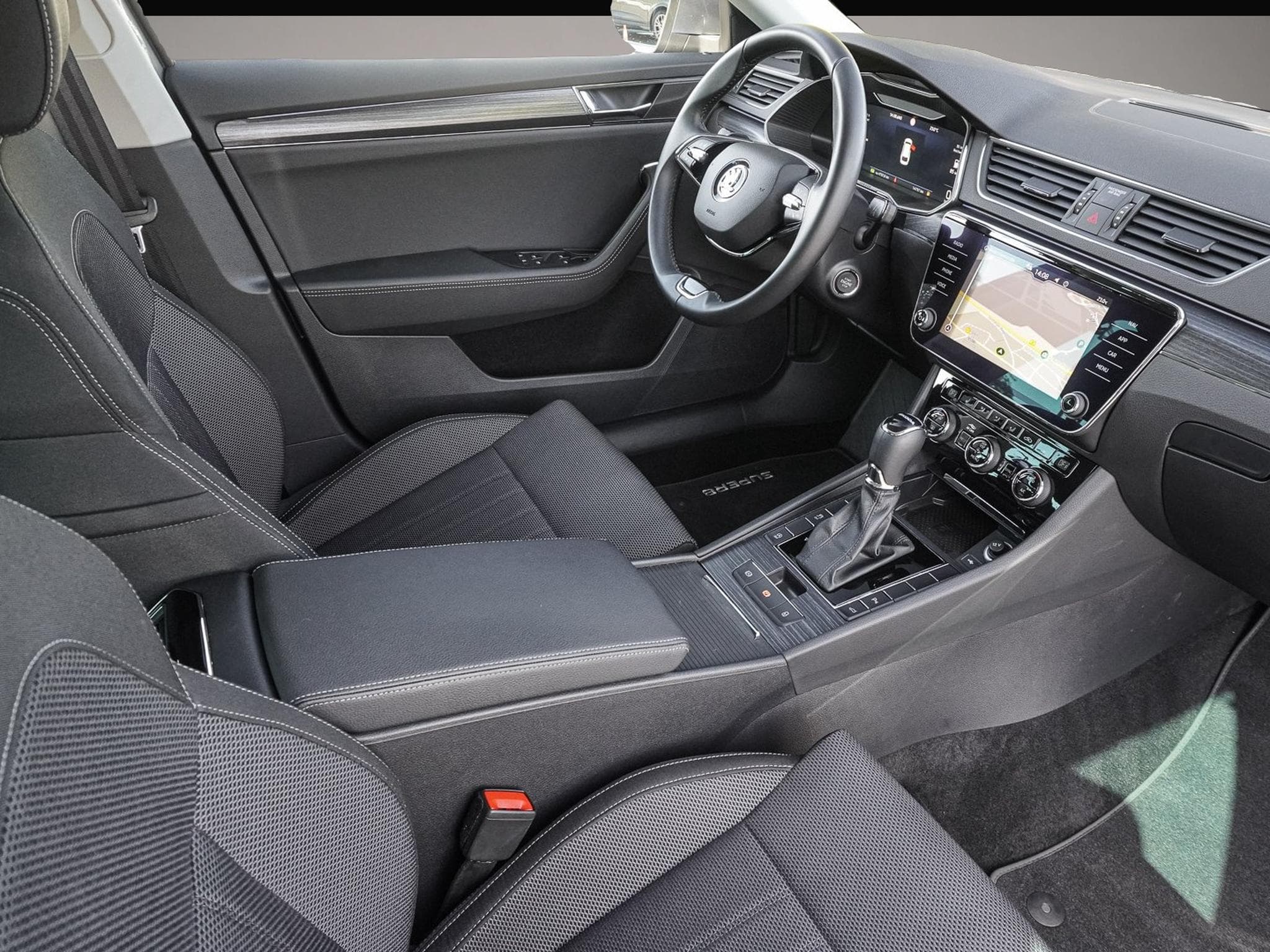 Skoda Superb (2024) - Photo 6