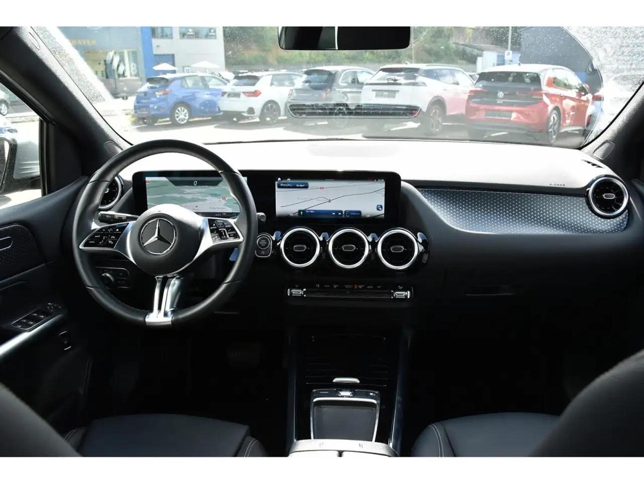 Mercedes 180 (2024) - Photo 9