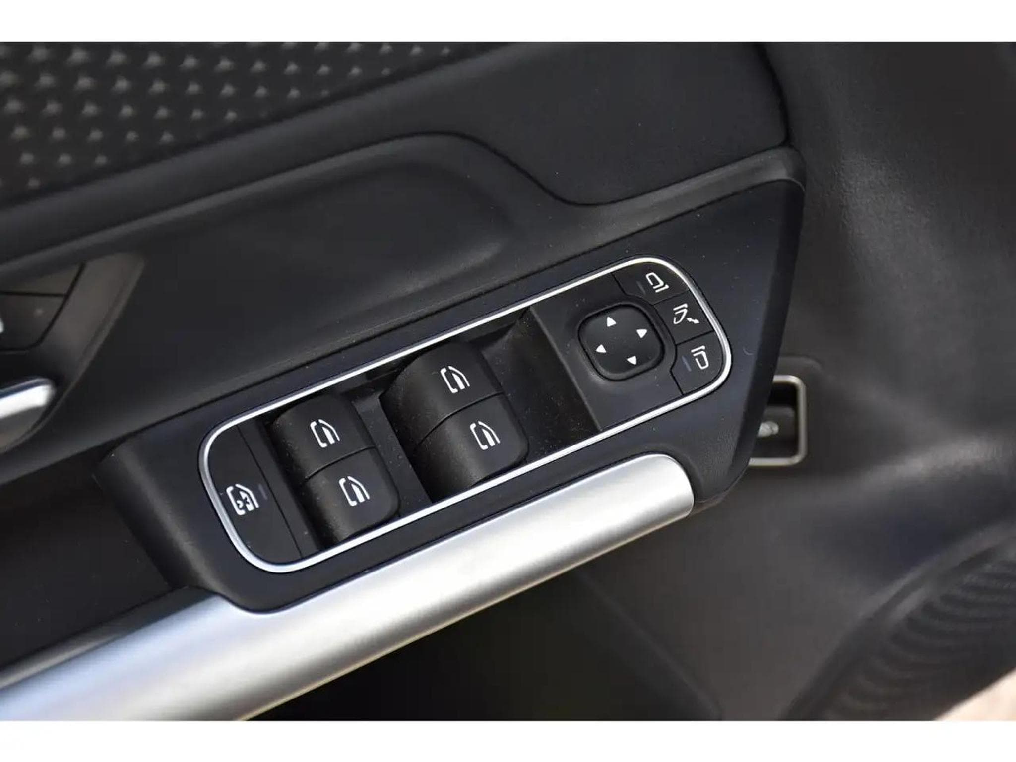 Mercedes 180 (2024) - Photo 21
