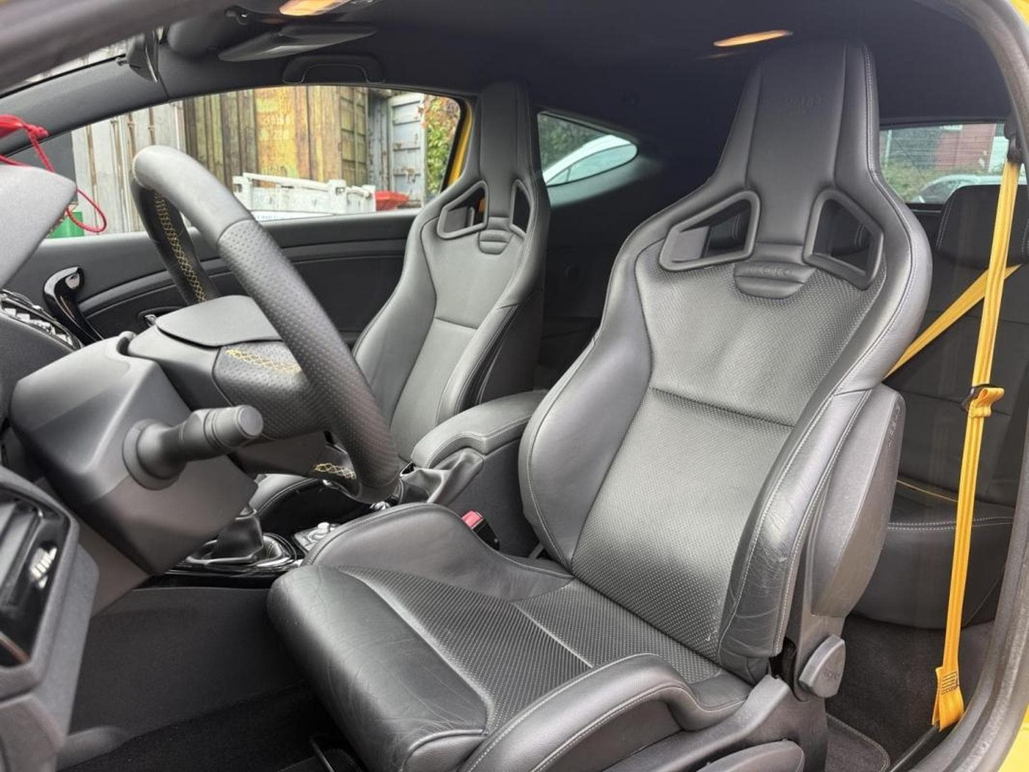 Renault Mégane Coupé -28% RS 2.0 265ch Stop&Start (2013) - Photo 17