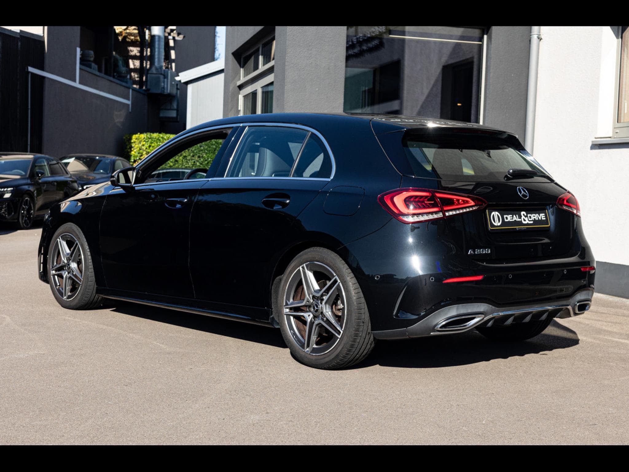 Mercedes A 200 AMG-LINE - KOSMOSBLACK (2018) - Photo 3
