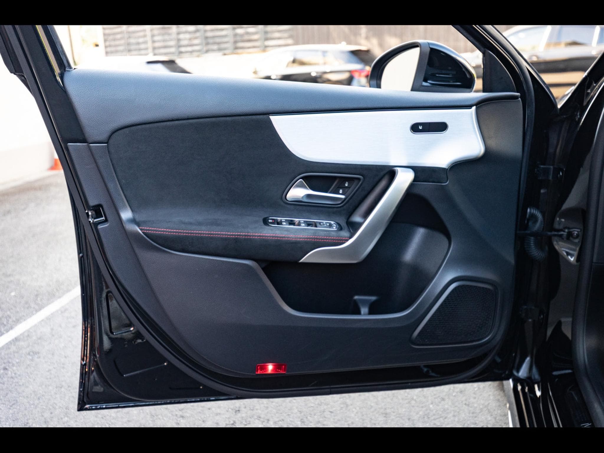 Mercedes A 200 AMG-LINE - KOSMOSBLACK (2018) - Photo 9