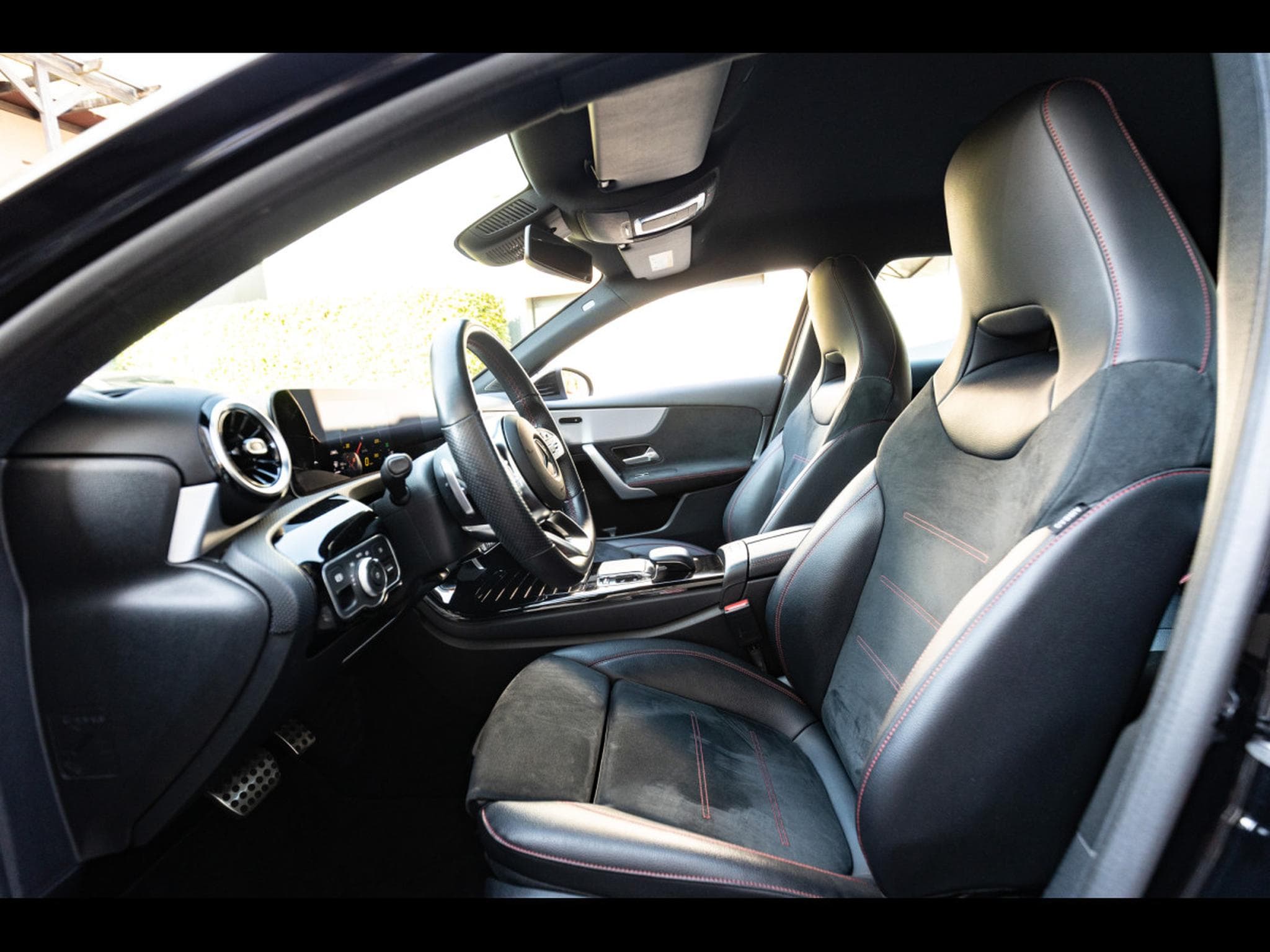 Mercedes A 200 AMG-LINE - KOSMOSBLACK (2018) - Photo 11