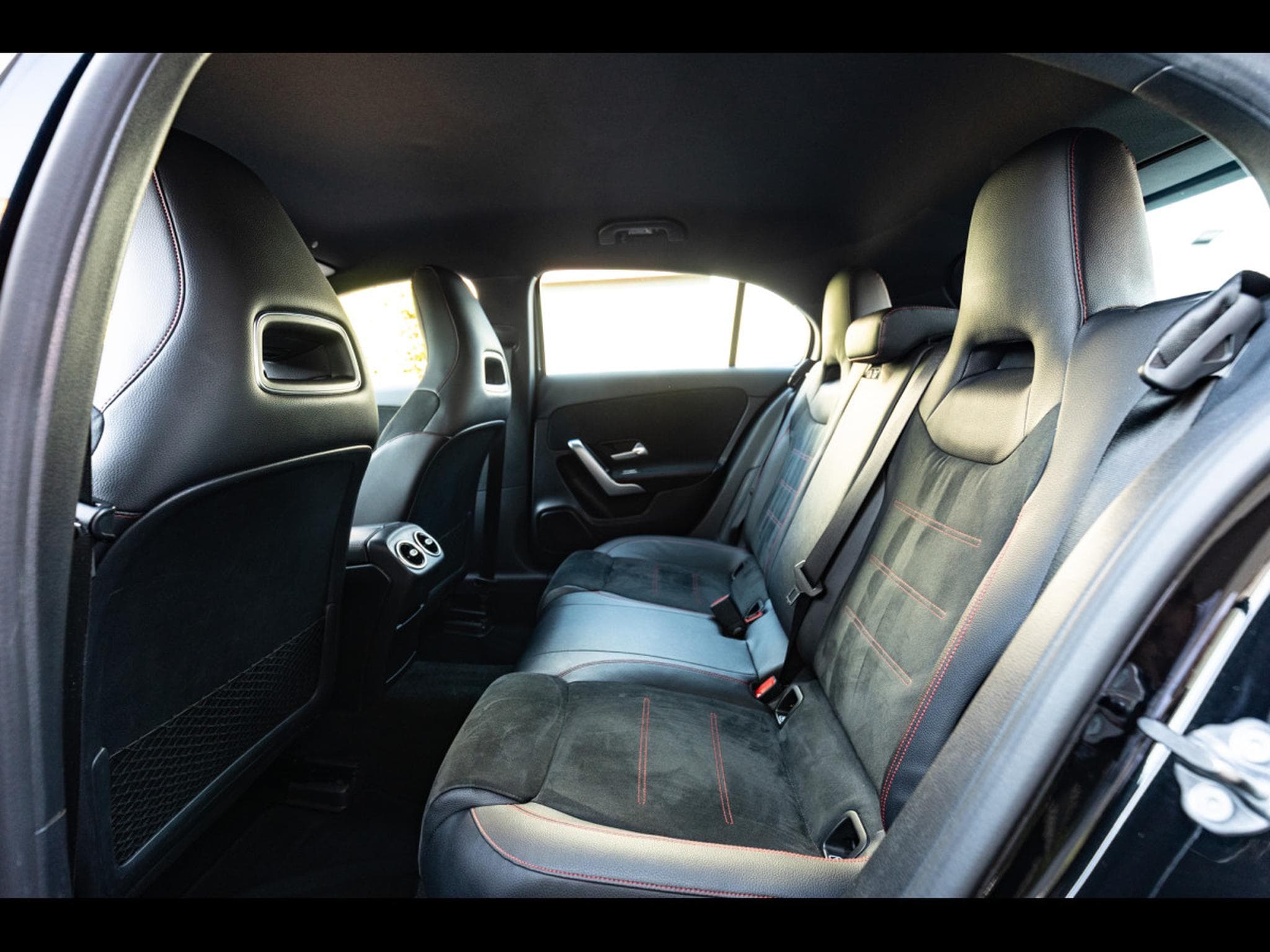 Mercedes A 200 AMG-LINE - KOSMOSBLACK (2018) - Photo 14