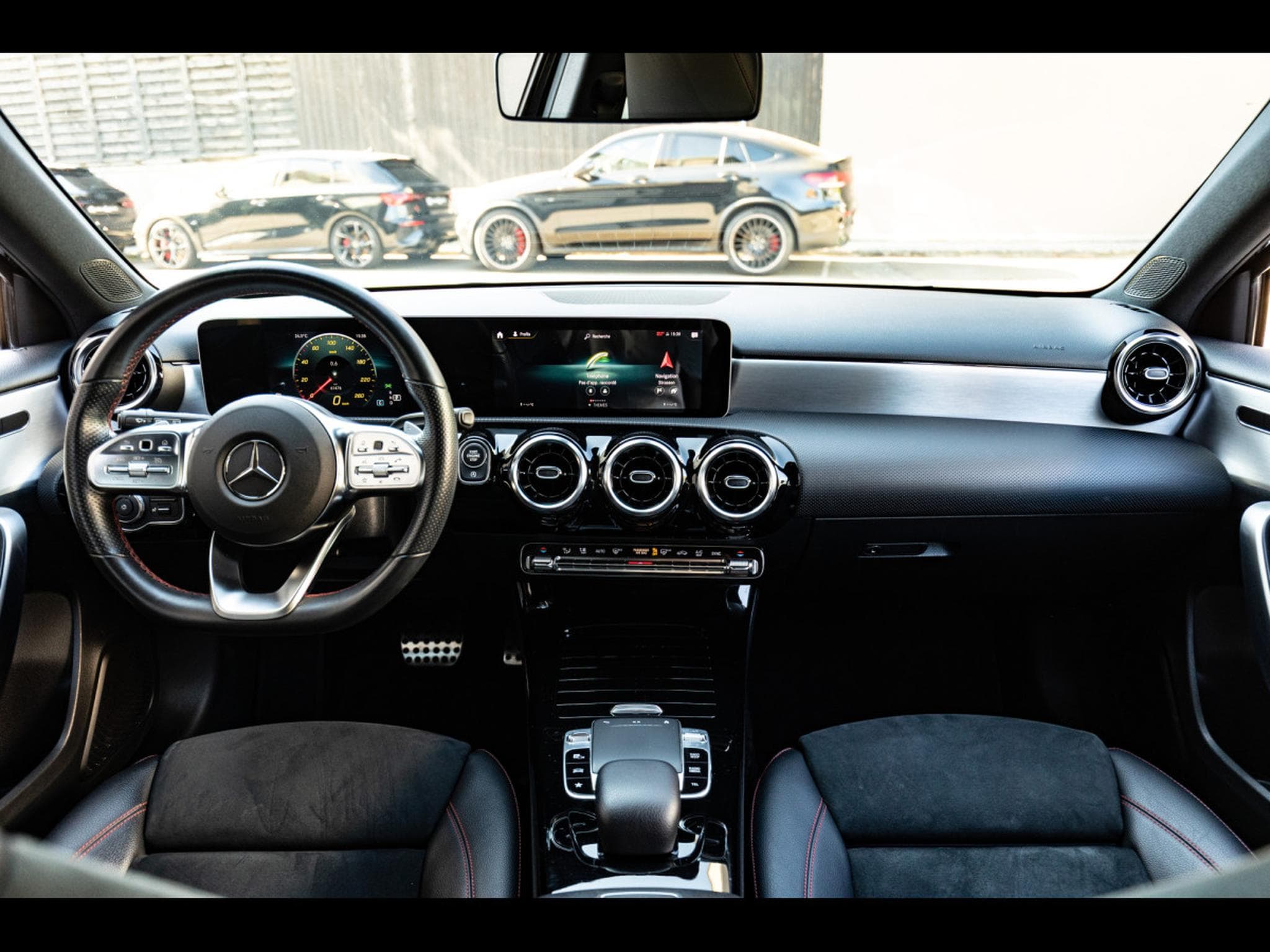 Mercedes A 200 AMG-LINE - KOSMOSBLACK (2018) - Photo 17