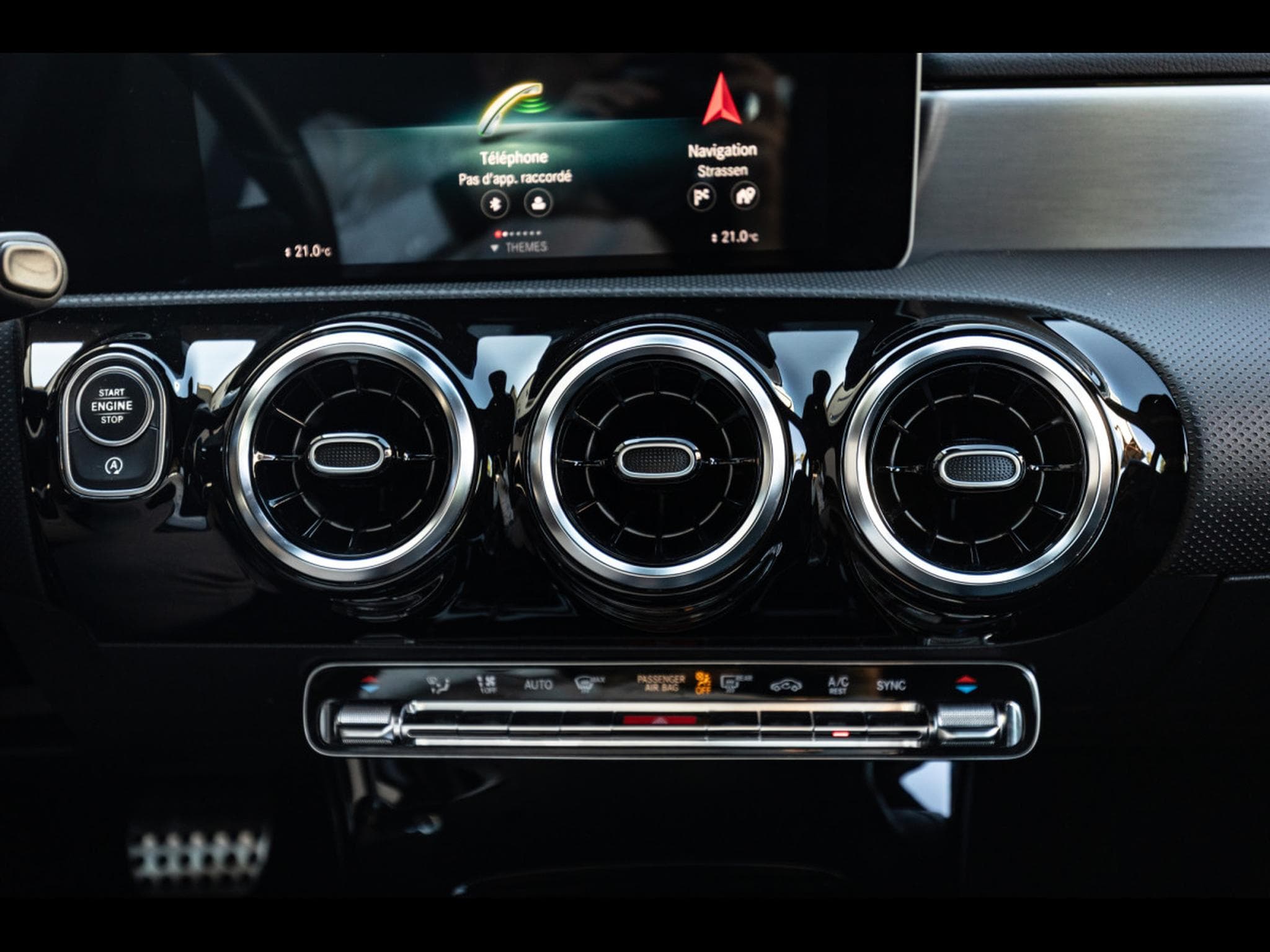 Mercedes A 200 AMG-LINE - KOSMOSBLACK (2018) - Photo 19