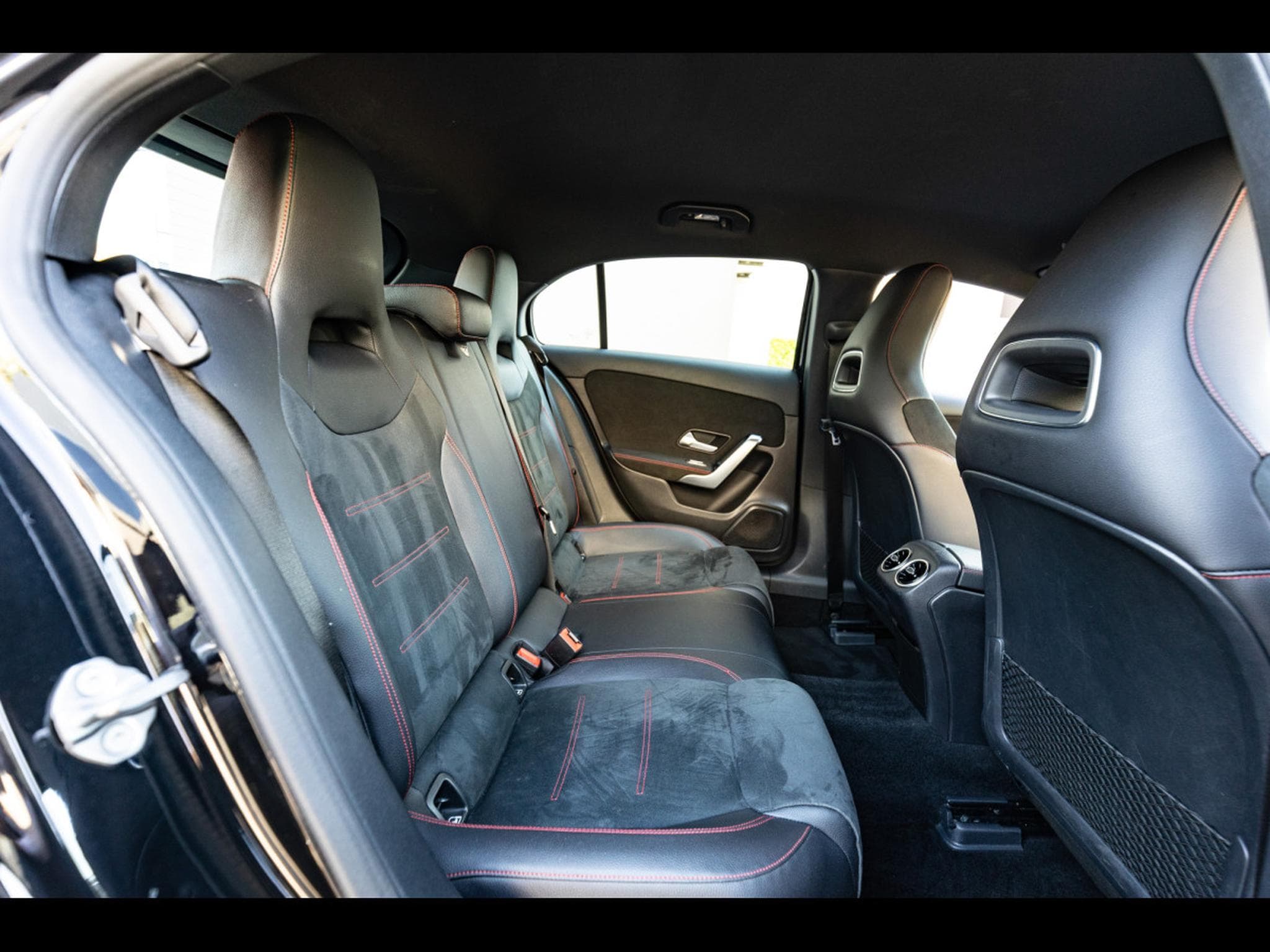 Mercedes A 200 AMG-LINE - KOSMOSBLACK (2018) - Photo 24