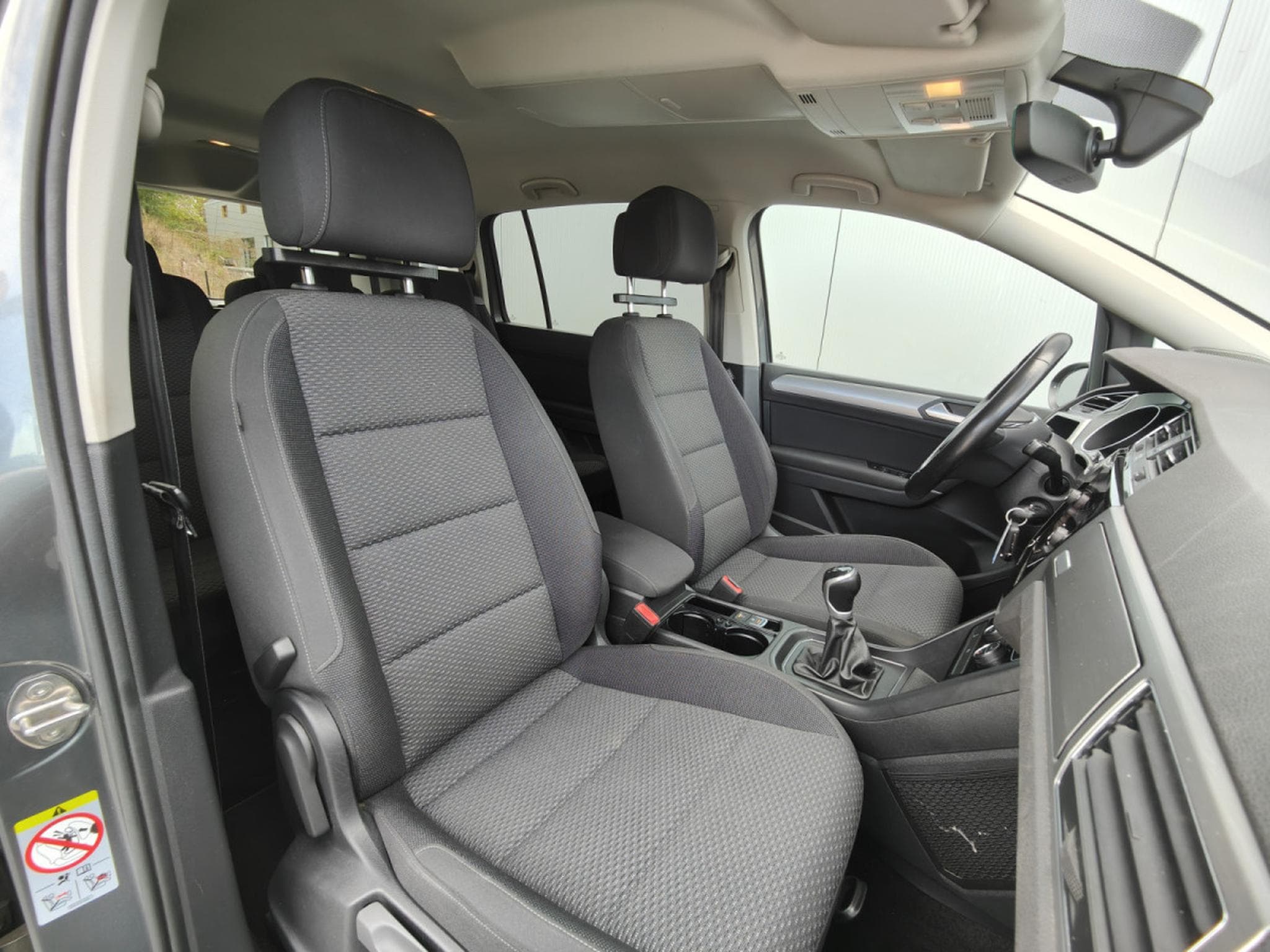 VW Touran 1.5 TSI 7 PLACES GPS BLUETOOTH APS AV/ARR PHARES LED (2019) - Photo 7