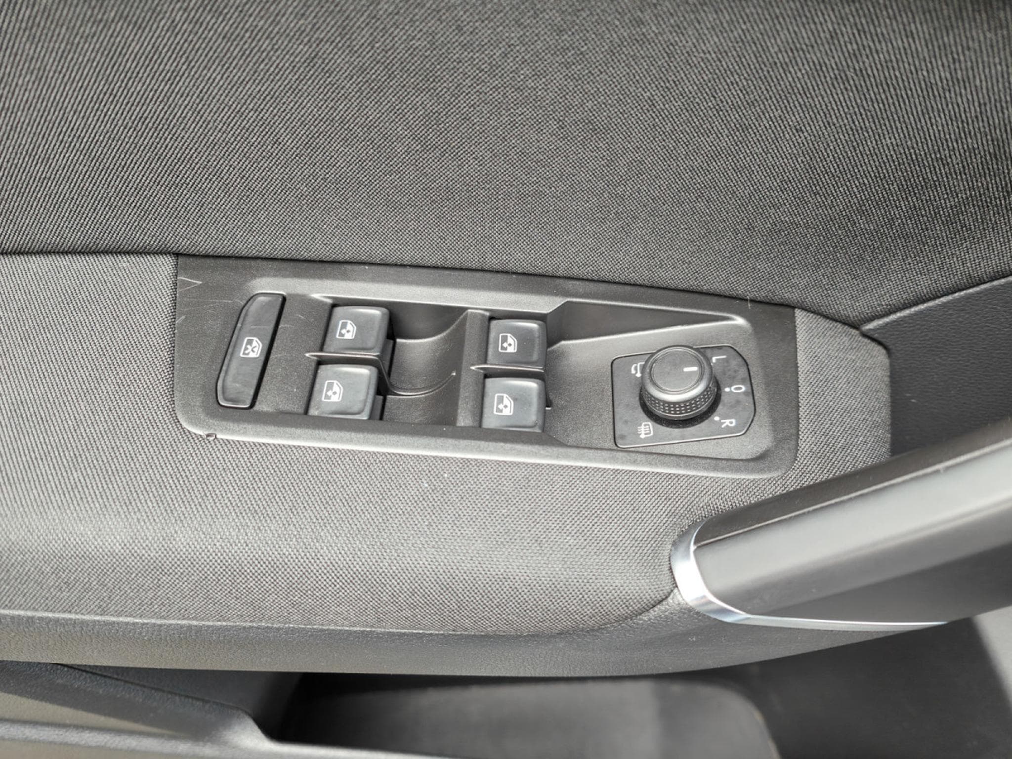 VW Touran 1.5 TSI 7 PLACES GPS BLUETOOTH APS AV/ARR PHARES LED (2019) - Photo 11
