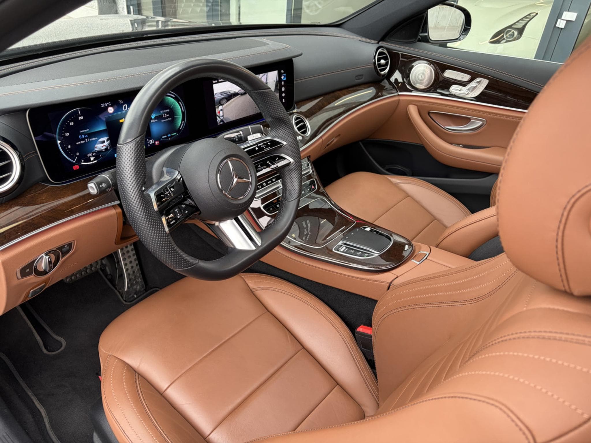 Mercedes E 300 E 300 E Limousine AMG LINE (2022) - Foto 3