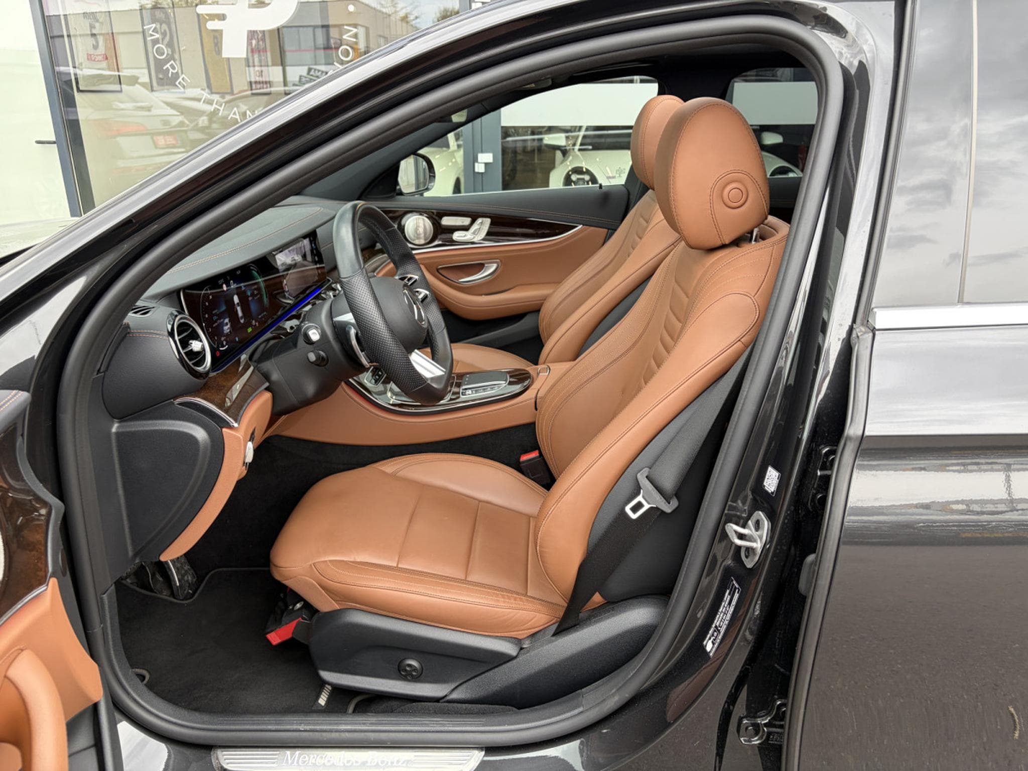 Mercedes E 300 E 300 E Limousine AMG LINE (2022) - Foto 14