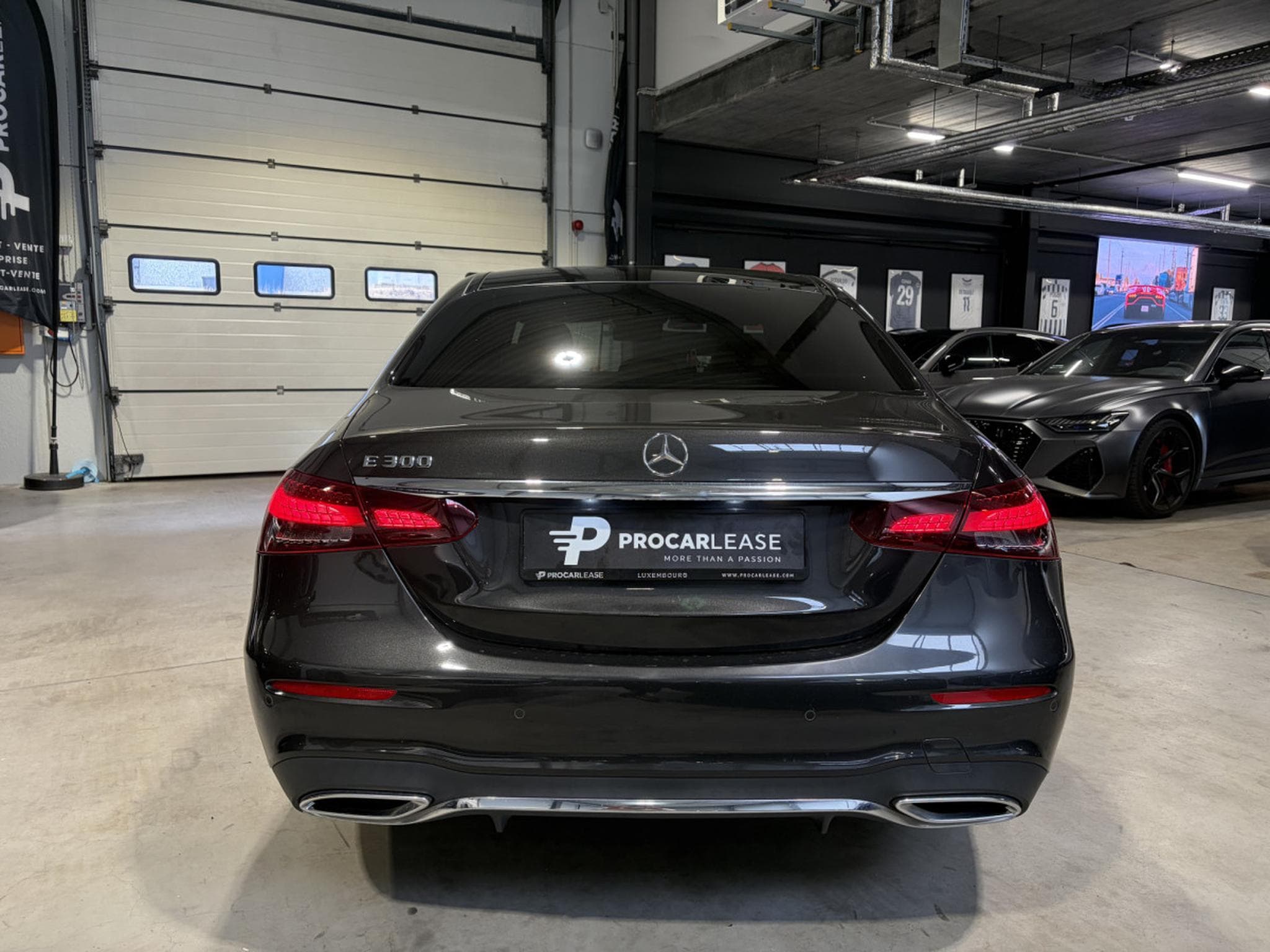 Mercedes E 300 E 300 E Limousine AMG LINE (2022) - Foto 13