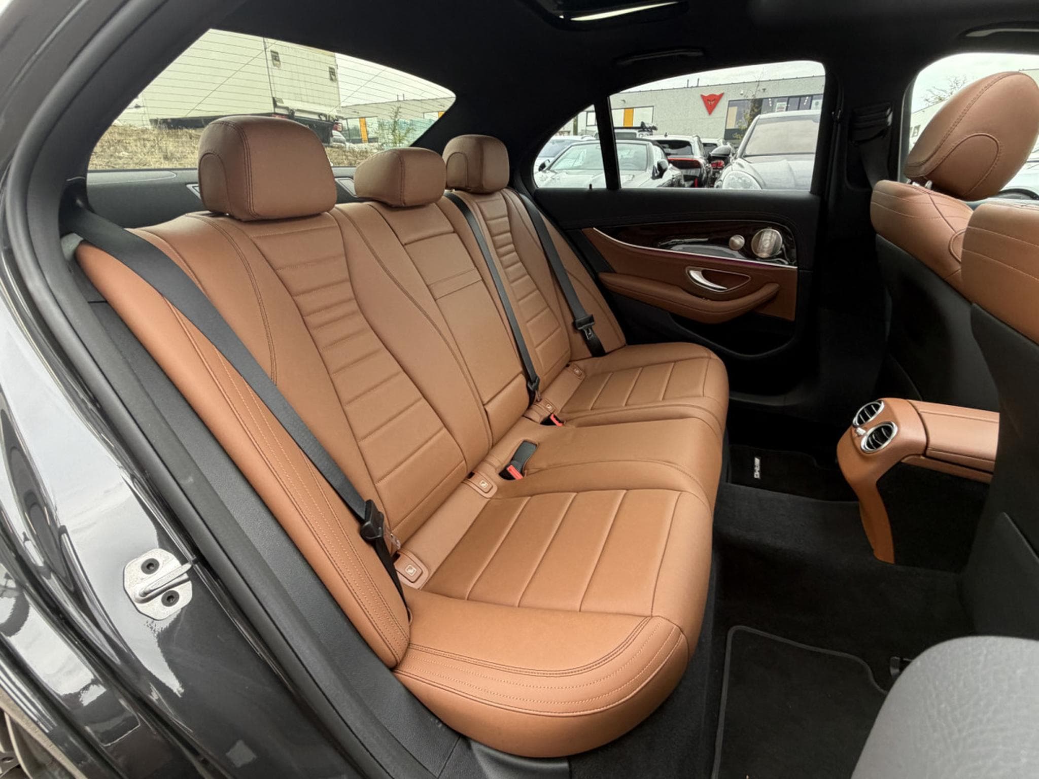Mercedes E 300 E 300 E Limousine AMG LINE (2022) - Foto 23