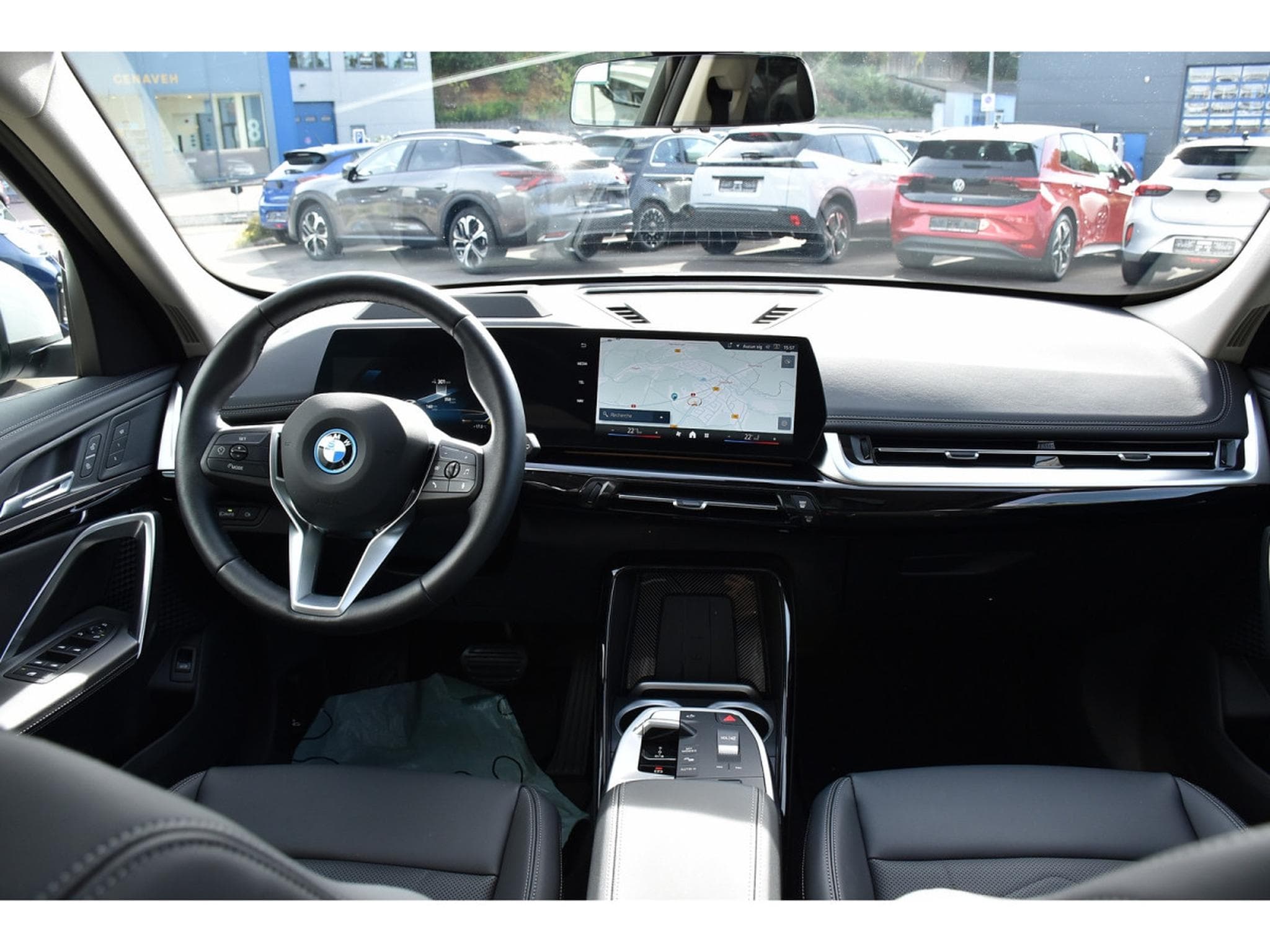 BMW iX1 eDrive20 xLine 66,5 kWh PANO CUIR MEMO ACC CAM360 HUD 1°MAIN (2025) - Photo 10