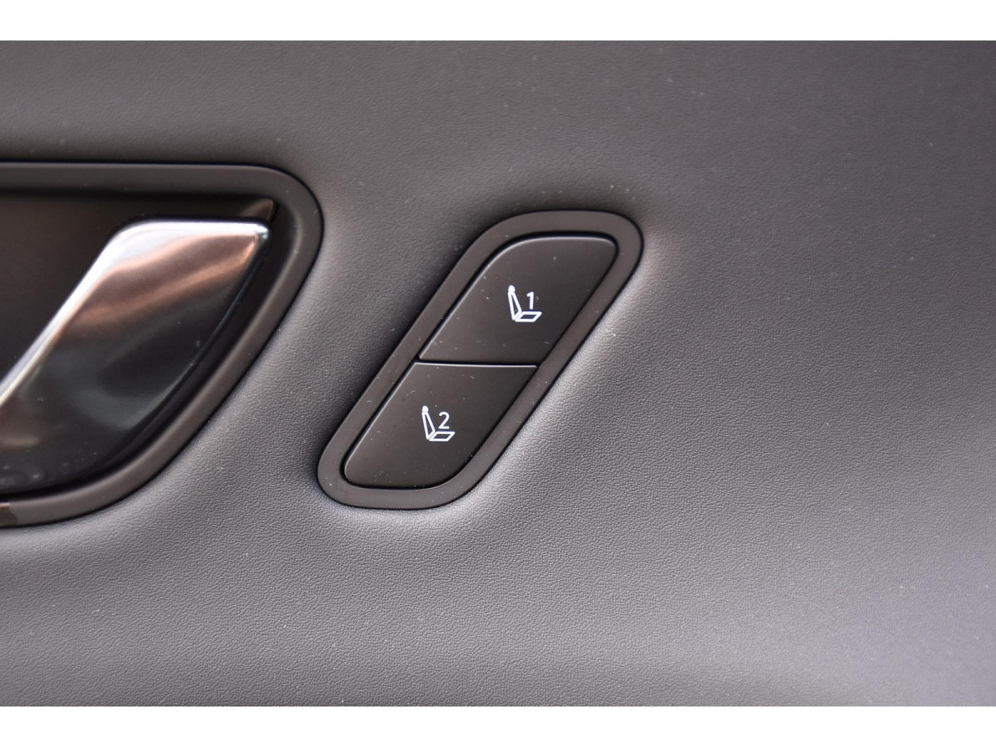 Hyundai Kona 1.6 T-GDI Shine N-Line DCT PANO MEMO SG VENT CAM360 1° MAIN (2024) - Photo 21