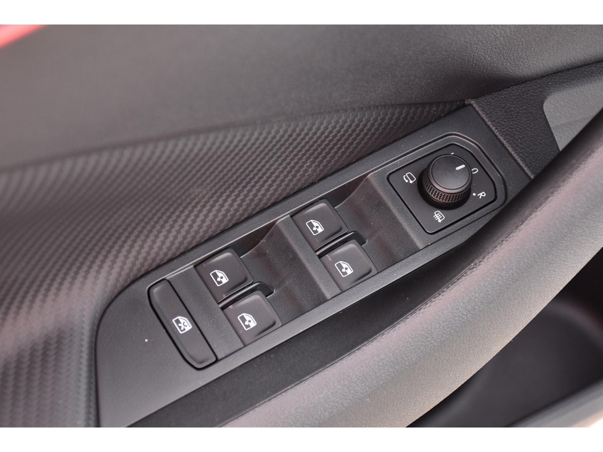 Skoda Kamiq 1.5 TSI Monte Carlo DSG PANO KESSY ATT REMORQUE NEUF (2026) - Photo 20