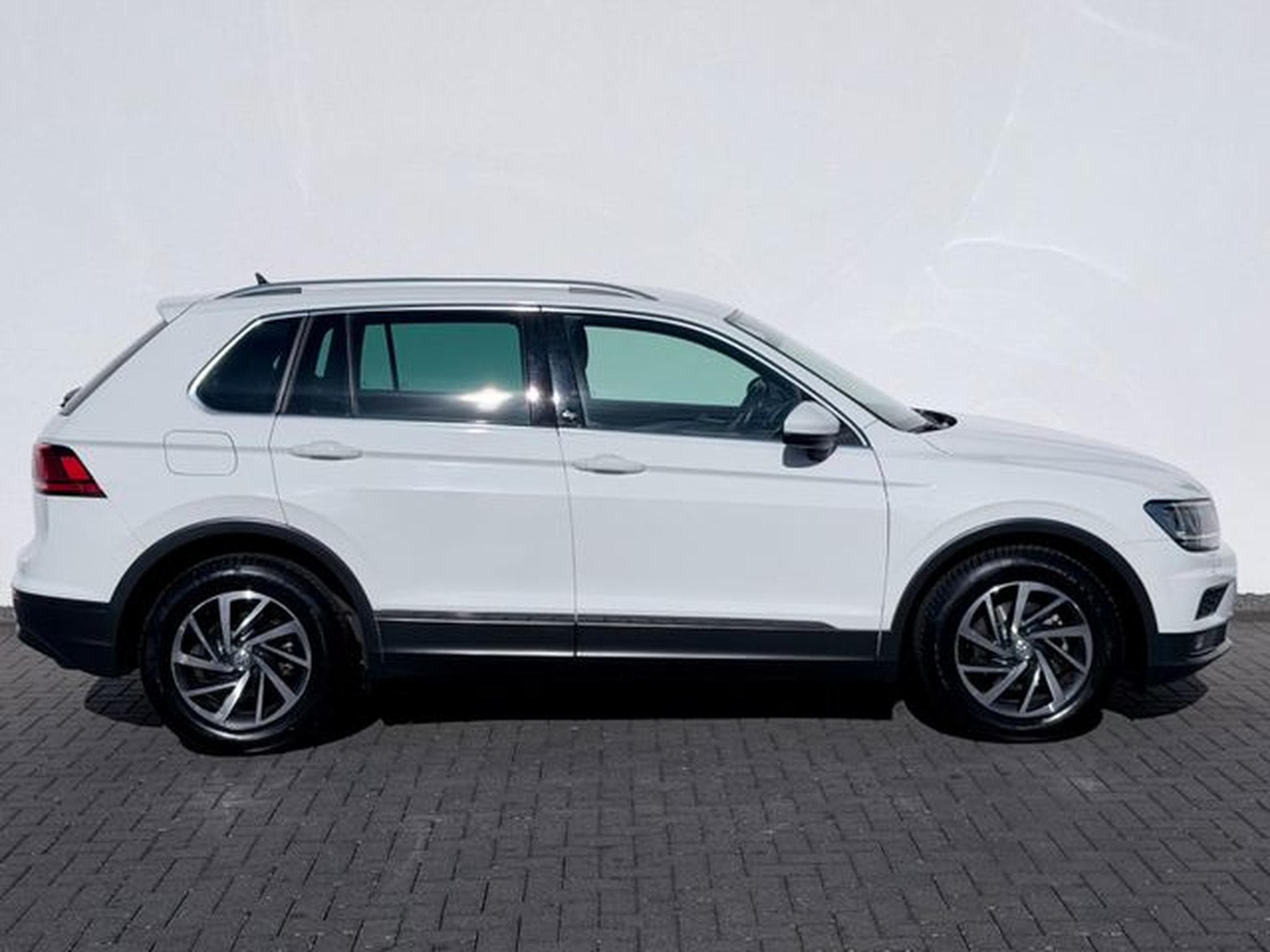 VW Tiguan Tiguan 1.4 TSI /NAVI/LED/ACC/AHK/1.HAND/GARANTIE (2018) - Photo 3