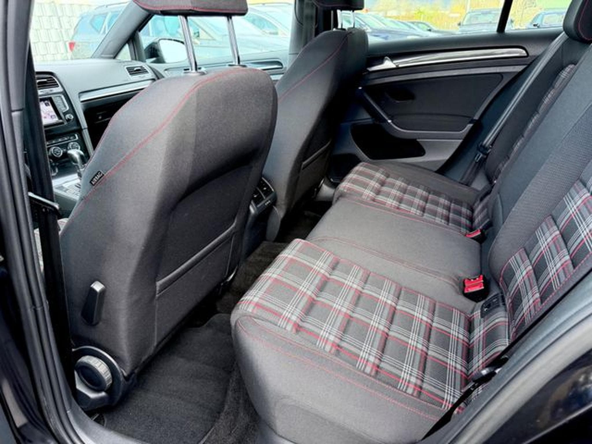 VW Golf Golf VII Lim. GTI Performance BMT (2015) - Foto 12