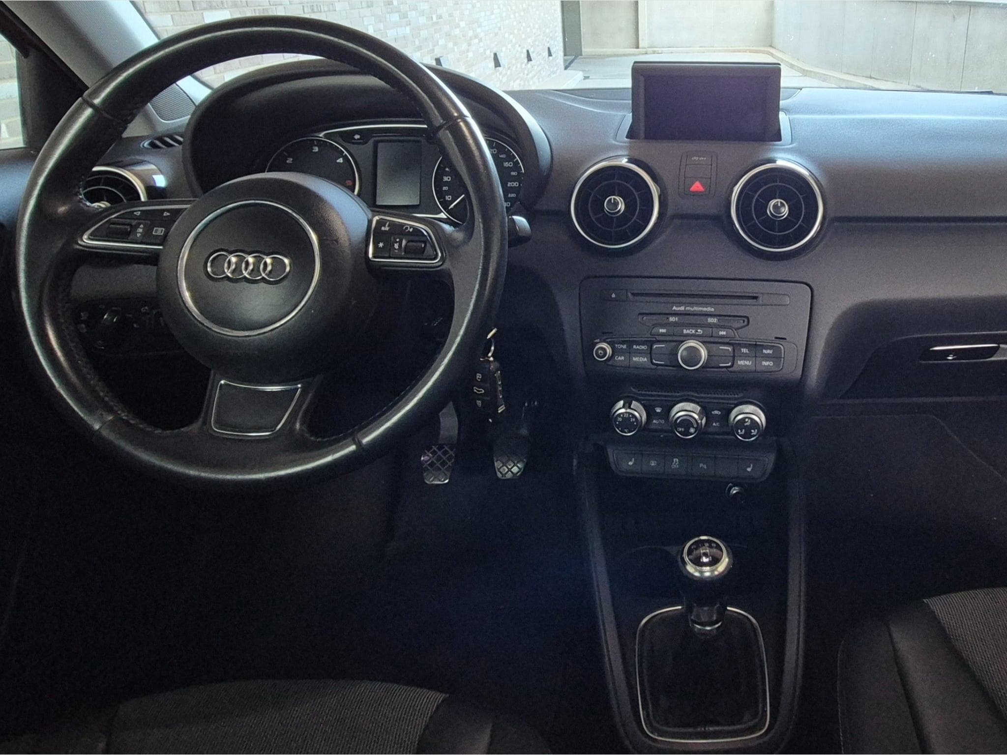 Audi A1 Sportback Ambition 105ch (2013) - Photo 2