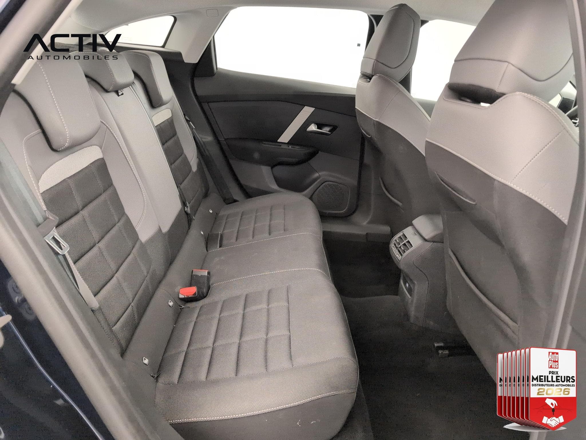 Citroën C4 Hybride 145 ch e-DCS6 Plus (2025) - Photo 10