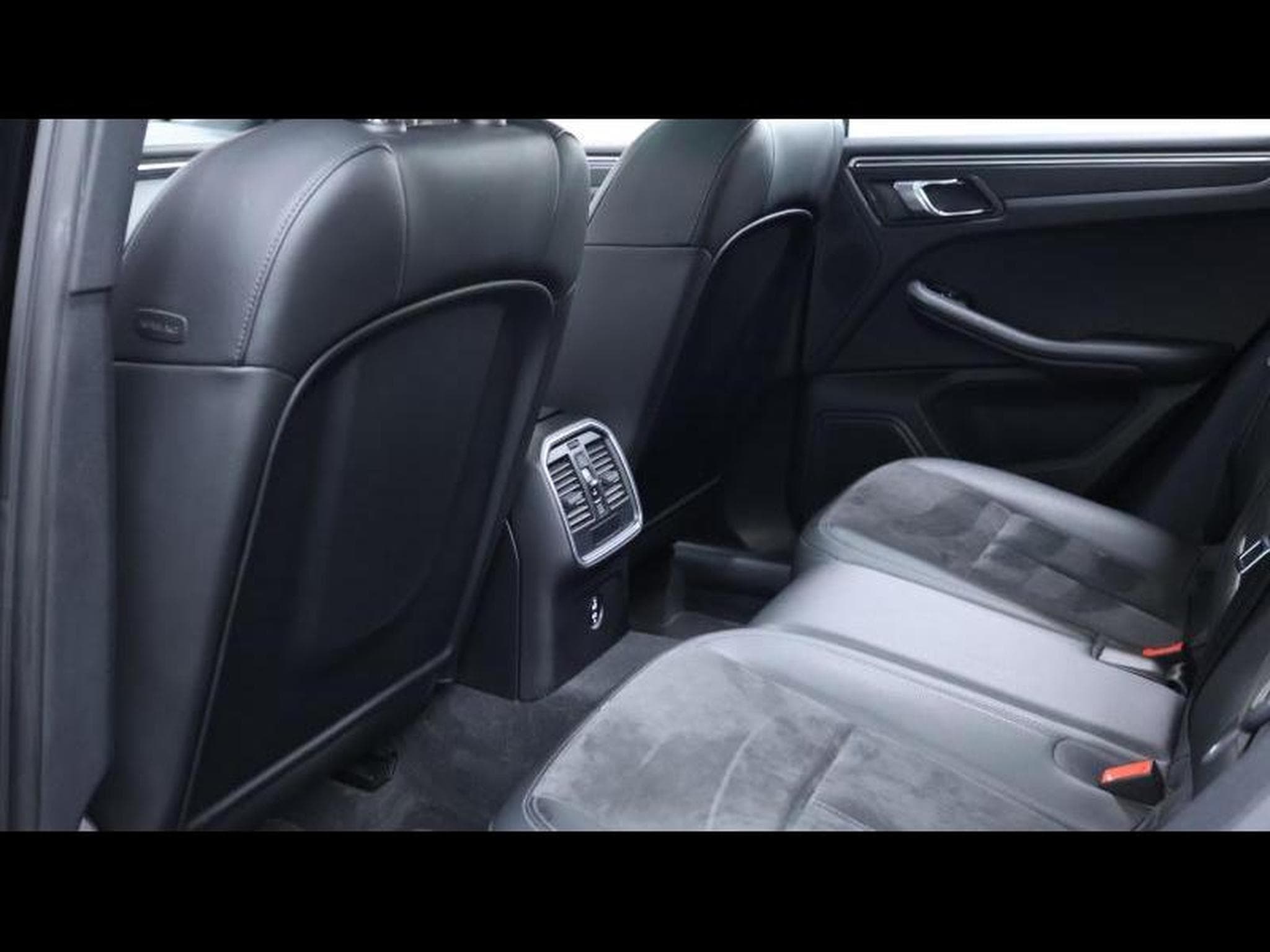 Porsche Macan 2.0 PDK 245ch (2021) - Foto 18
