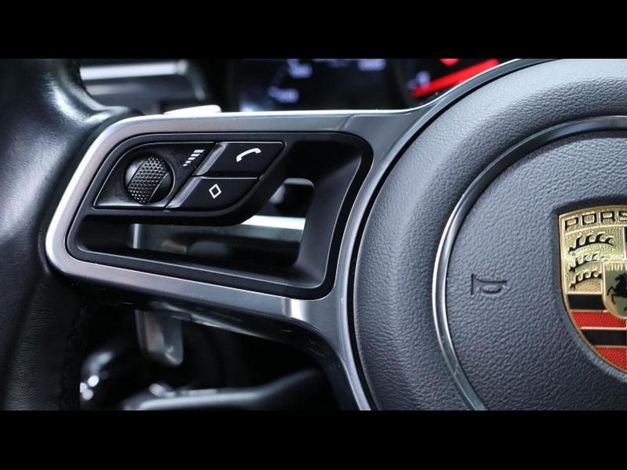 Porsche Macan 2.0 PDK 245ch (2021) - Foto 24
