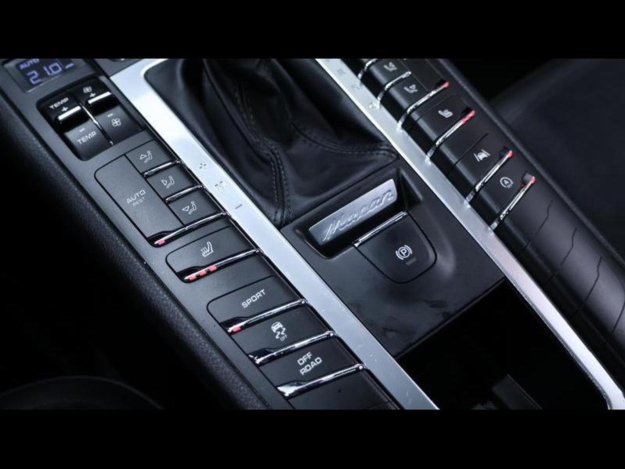 Porsche Macan 2.0 PDK 245ch (2021) - Foto 26