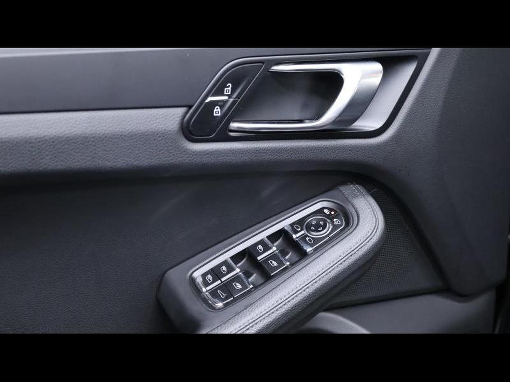 Porsche Macan 2.0 PDK 245ch (2021) - Foto 31