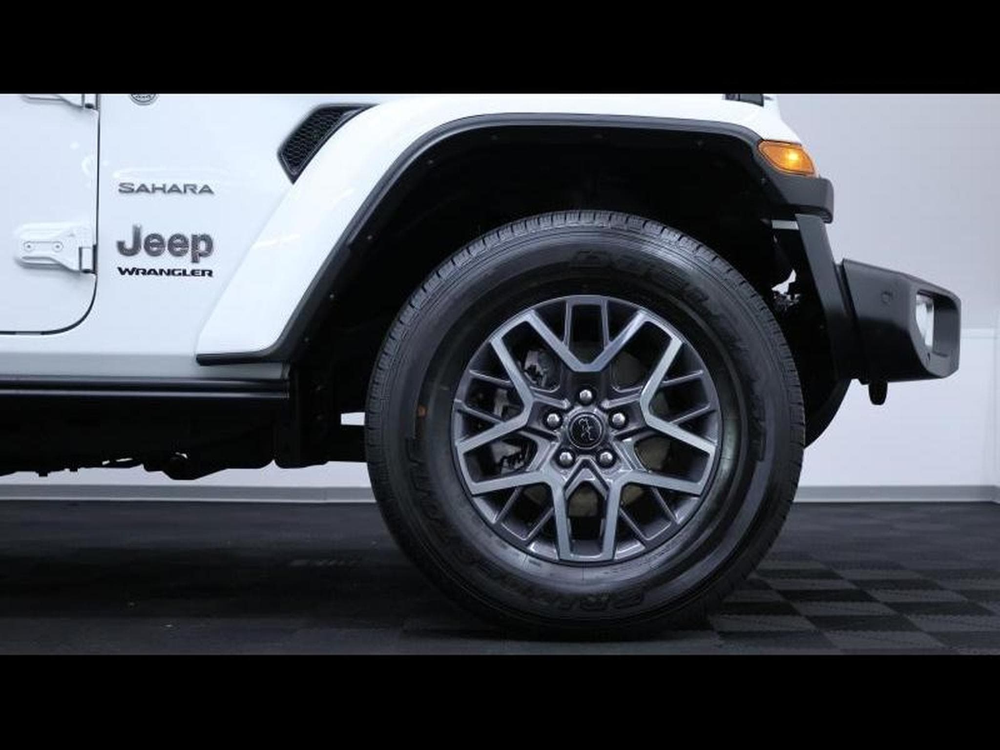 Jeep Wrangler 2.0 T-GDI 272ch Sahara Trail Rated (2025) - Foto 11